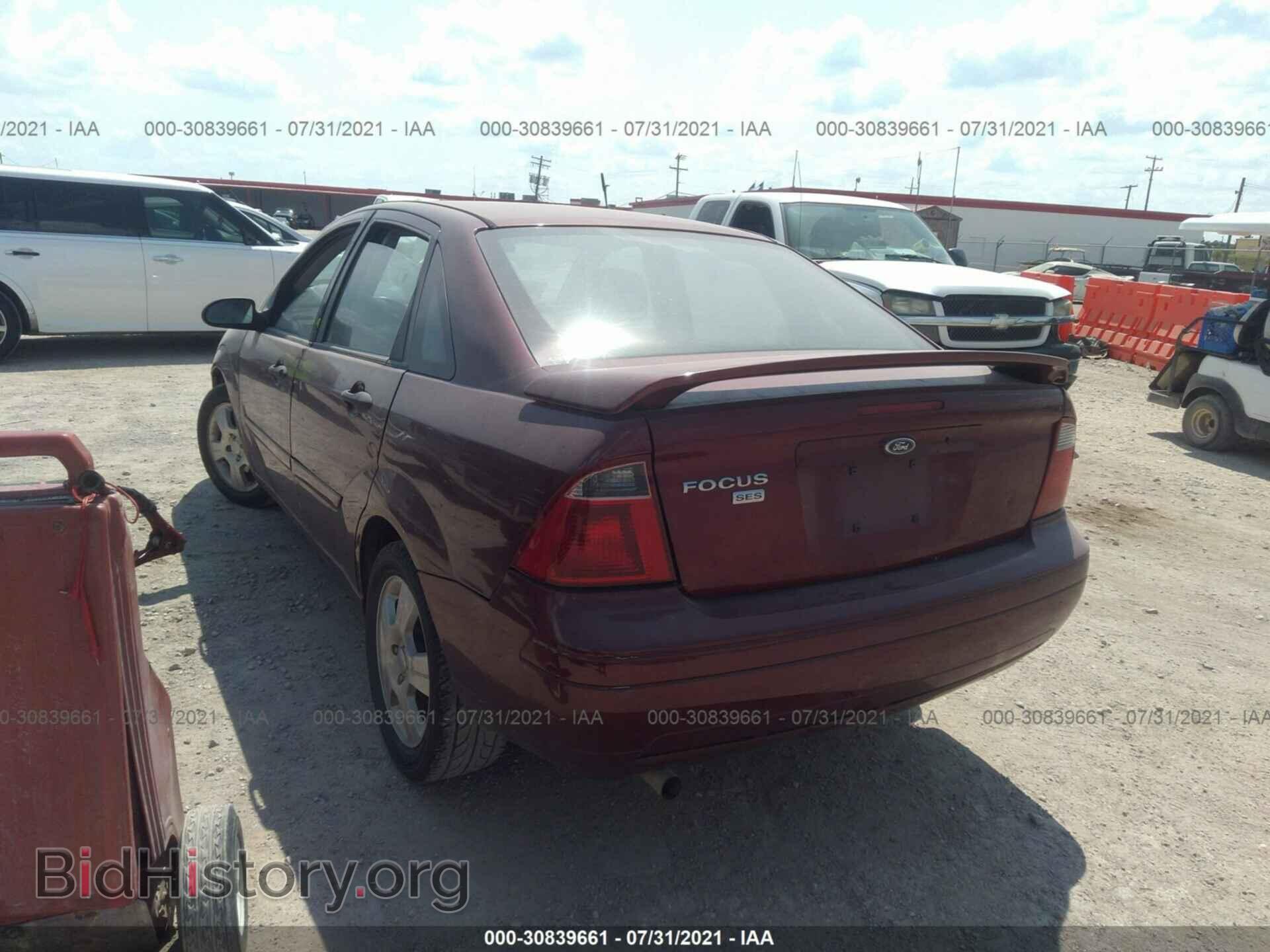 2007 FORD FOCUS - VIN: 1FAHP34N77W167765 - Фото 3