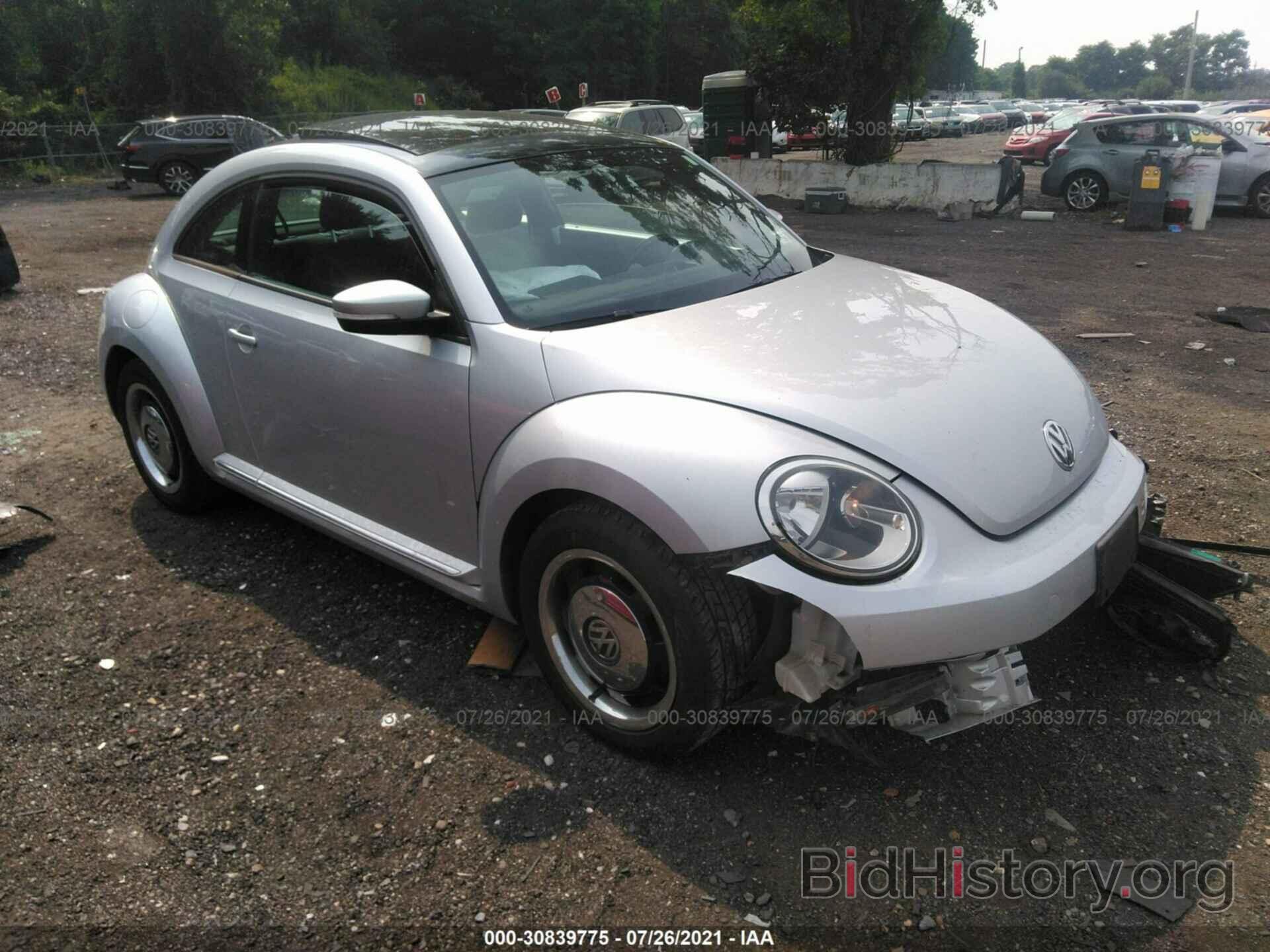 Photo 3VWJP7AT7DM645519 - VOLKSWAGEN BEETLE COUPE 2013