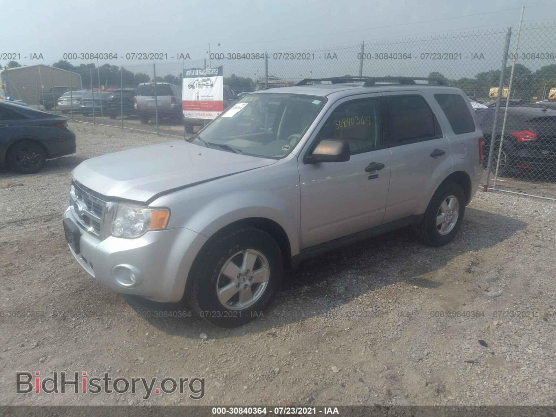 2011 FORD ESCAPE - VIN: 1FMCU9DG3BKC12231 - Фото 2