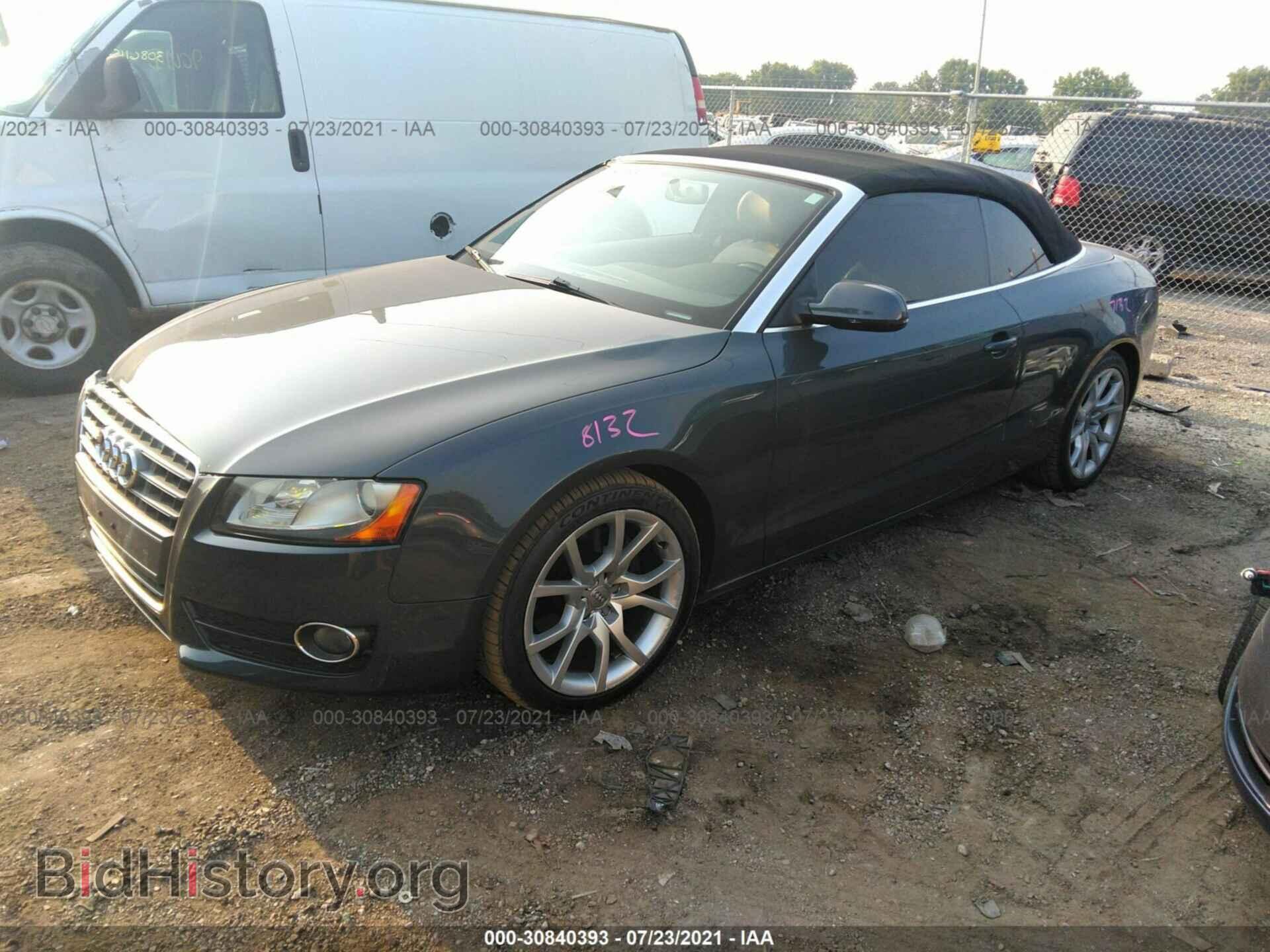 2011 AUDI A5 - VIN: WAUCFAFH8BN002161 - Фото 2