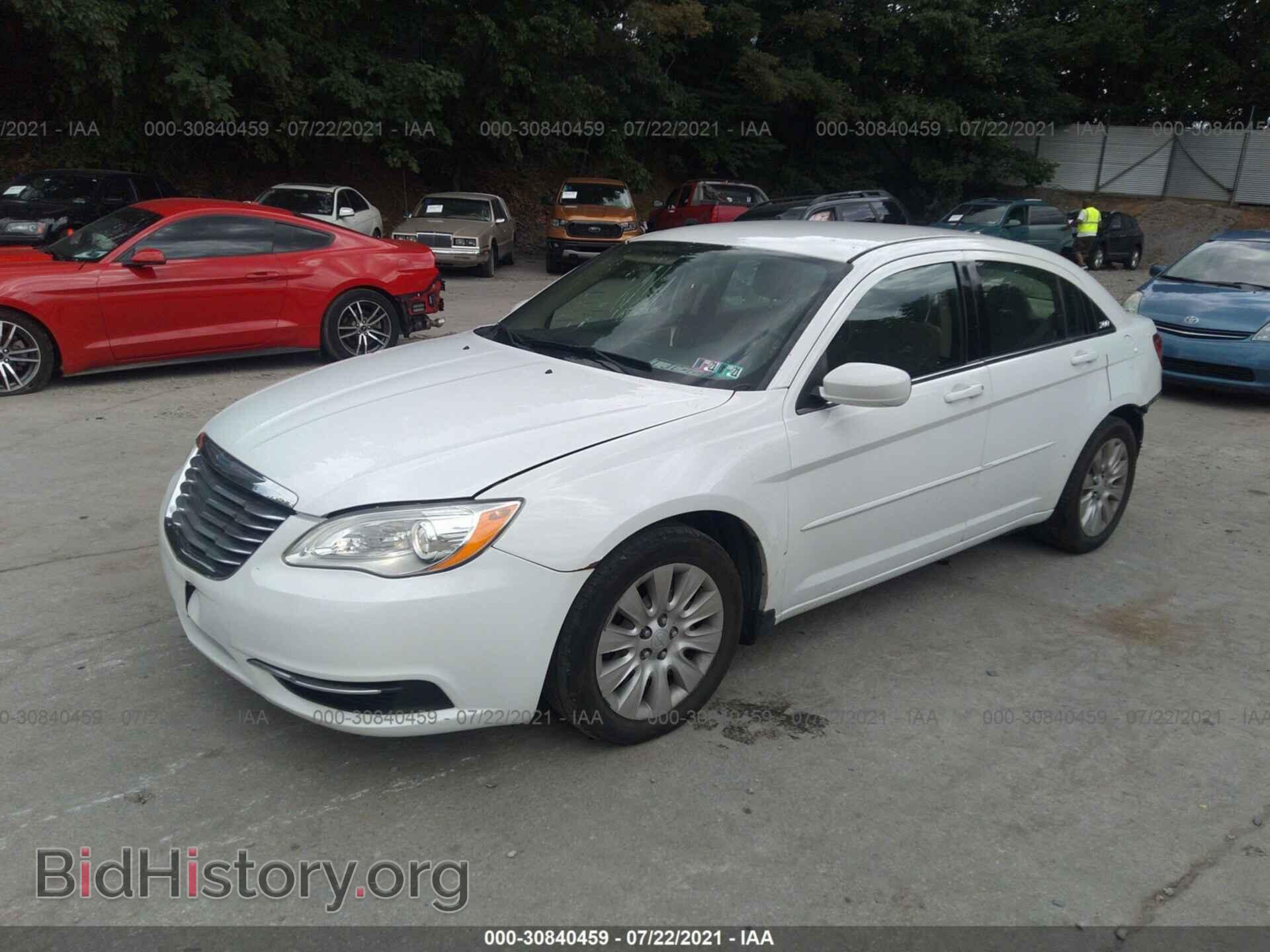 2013 CHRYSLER 200 - VIN: 1C3CCBAB6DN568752 - Фото 2