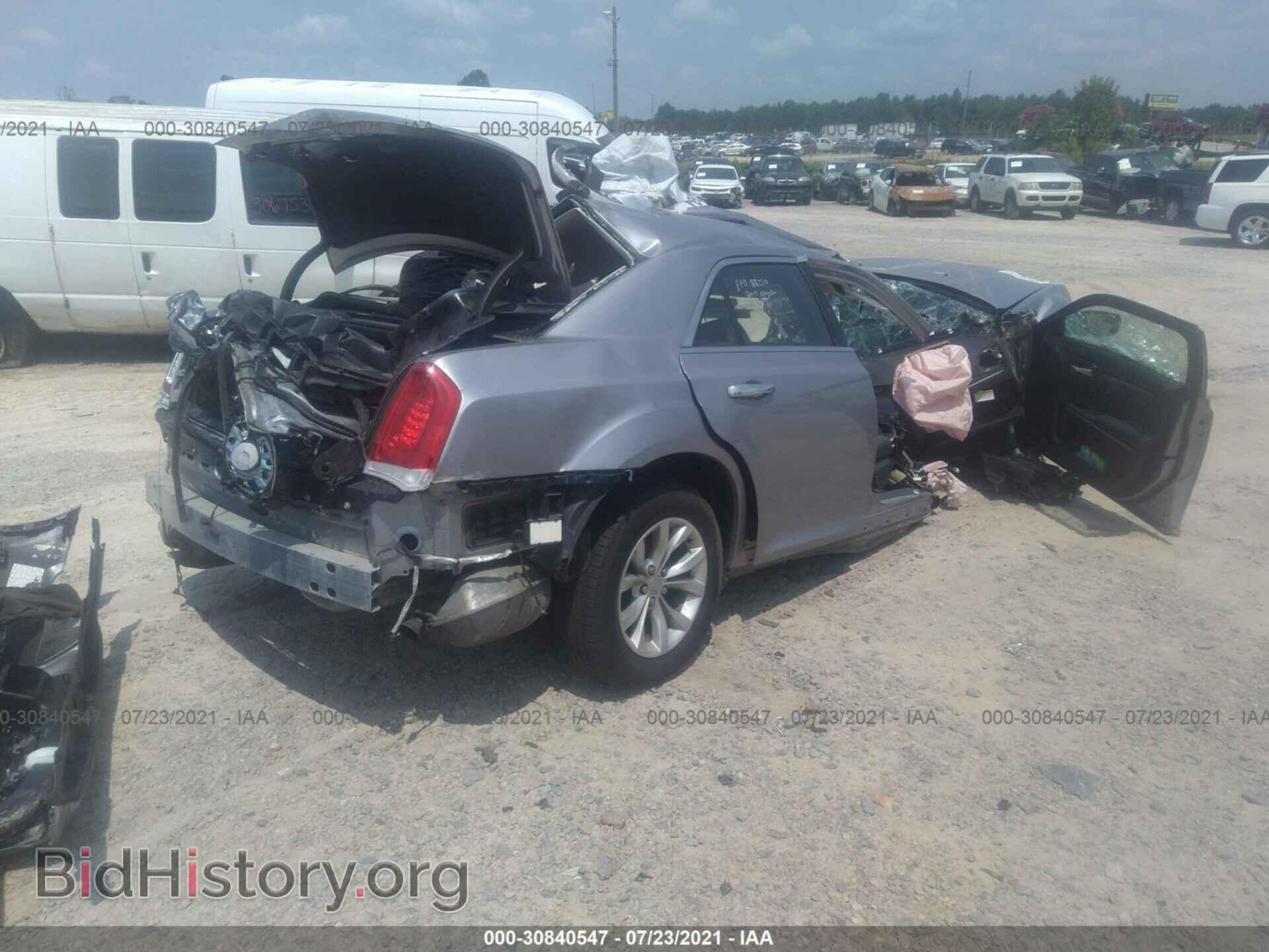2015 CHRYSLER 300 - VIN: 2C3CCAAG8FH763432 - Фото 4