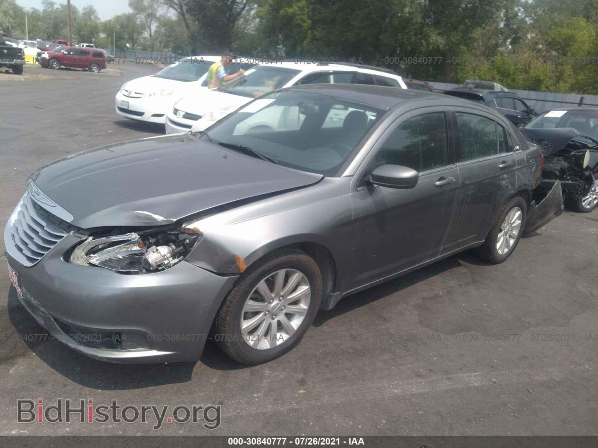 2012 CHRYSLER 200 - VIN: 1C3CCBBB3CN300030 - Photo 2