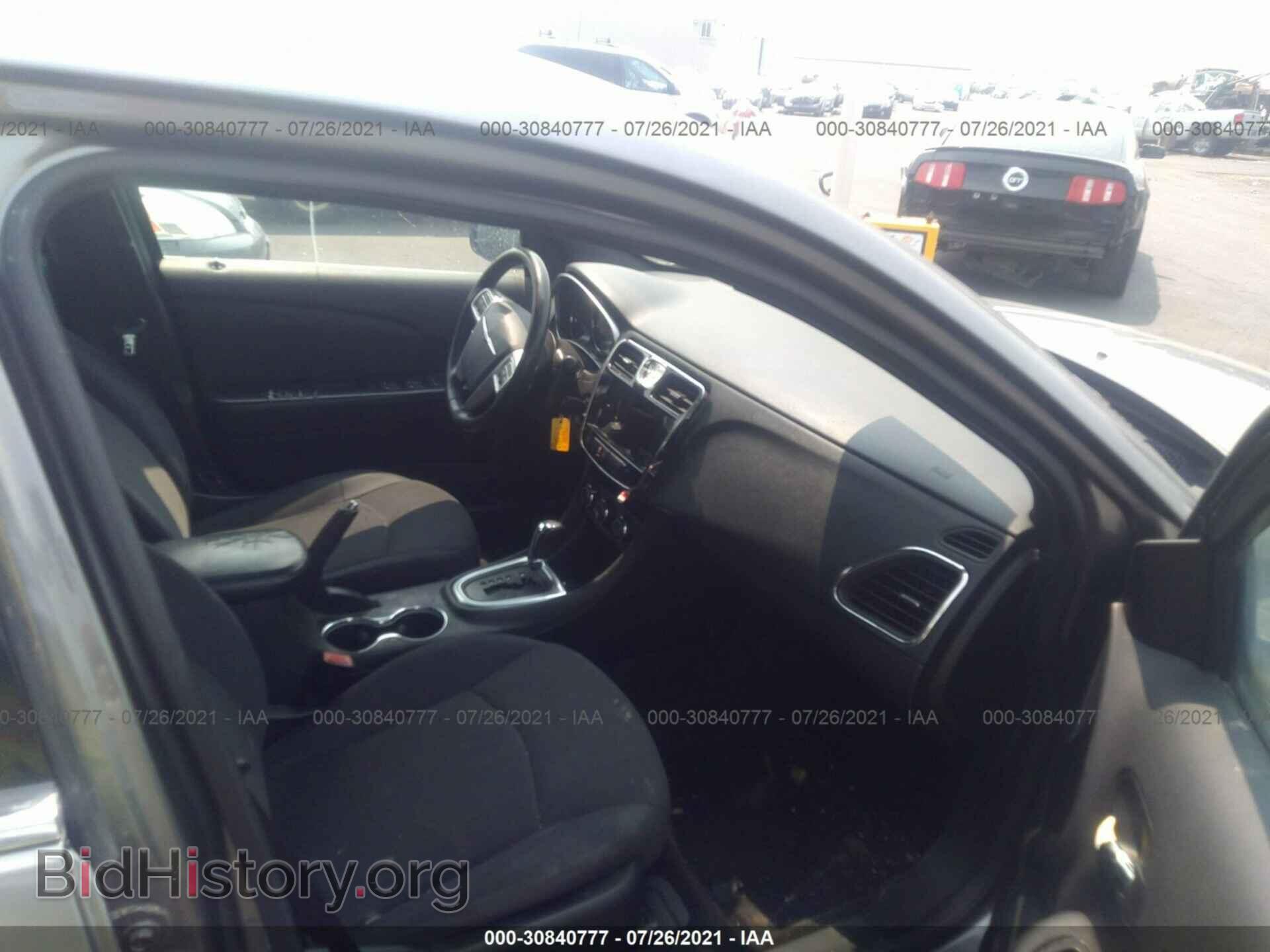2012 CHRYSLER 200 - VIN: 1C3CCBBB3CN300030 - Photo 5