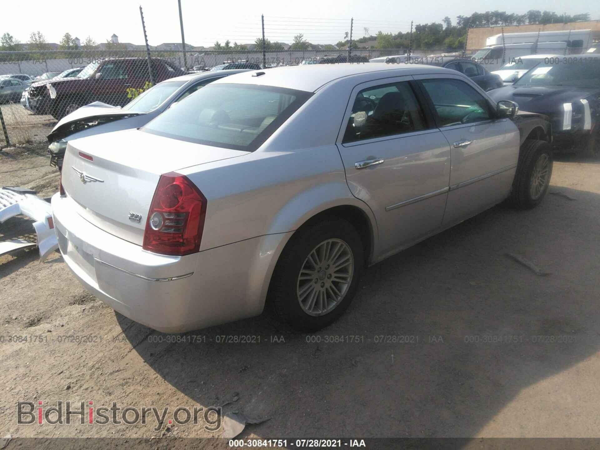 2010 CHRYSLER 300 - VIN: 2C3CA5CV7AH209087 - Фото 4