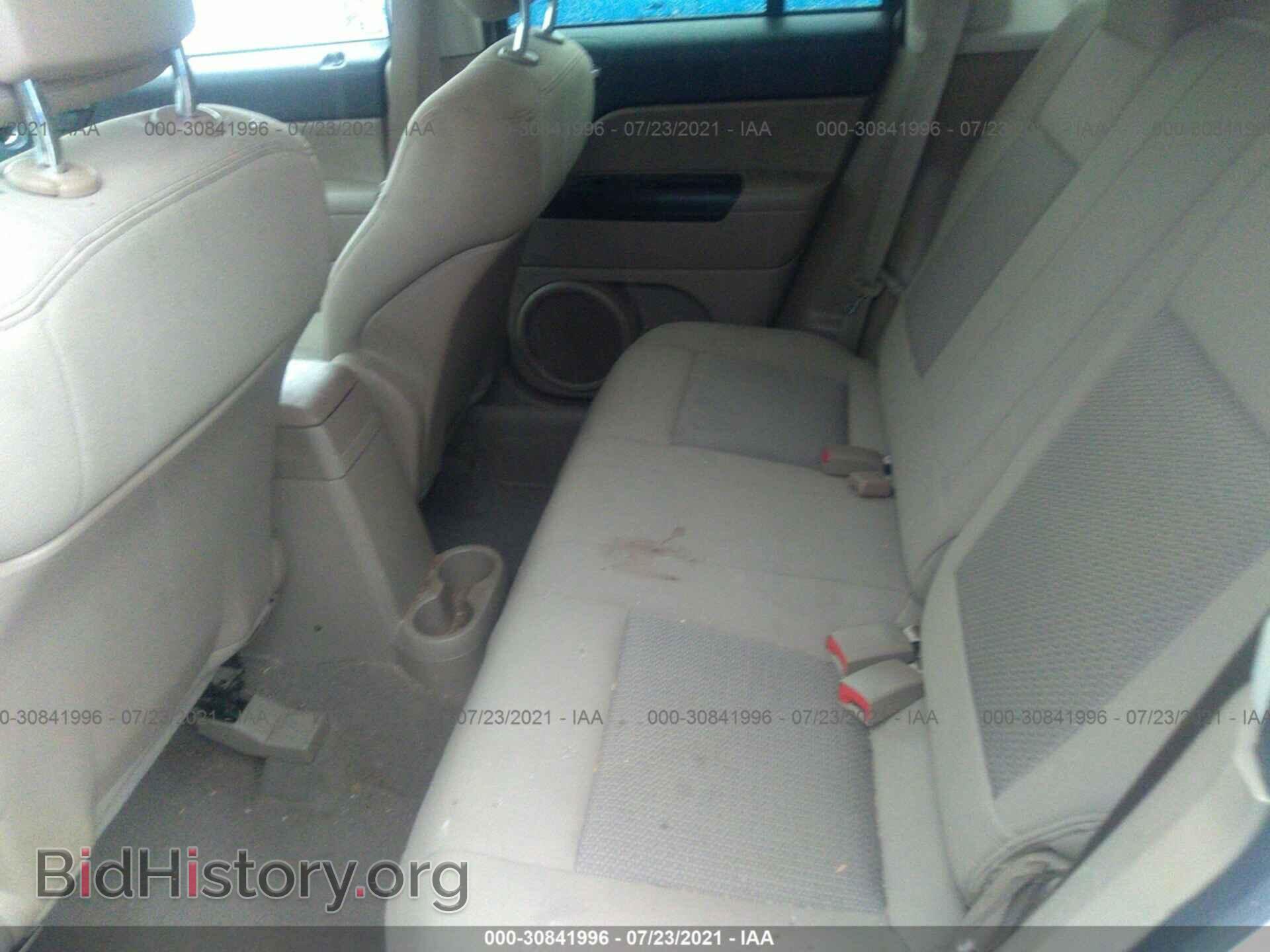 2010 JEEP COMPASS - VIN: 1J4NT1FA2AD625992 - Фото 8