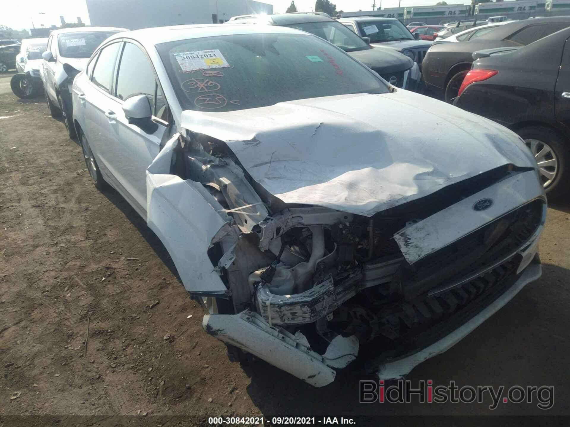 Photo 3FA6P0LU3KR139990 - FORD FUSION HYBRID 2019