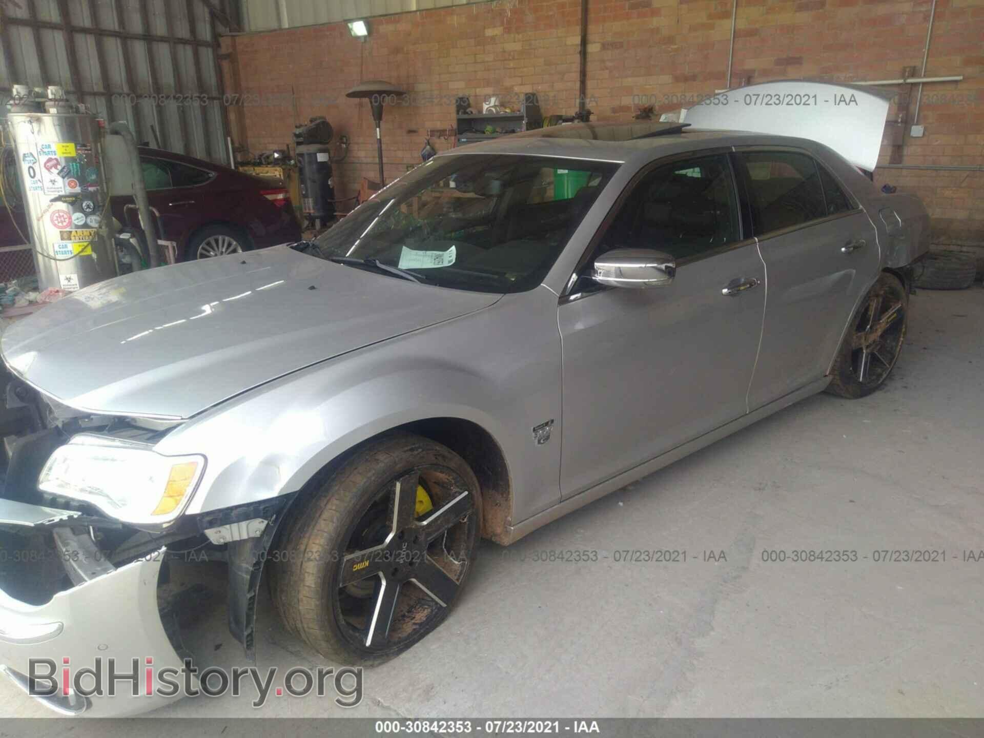 2011 CHRYSLER 300 - VIN: 2C3CA6CT5BH614418 - Фото 2