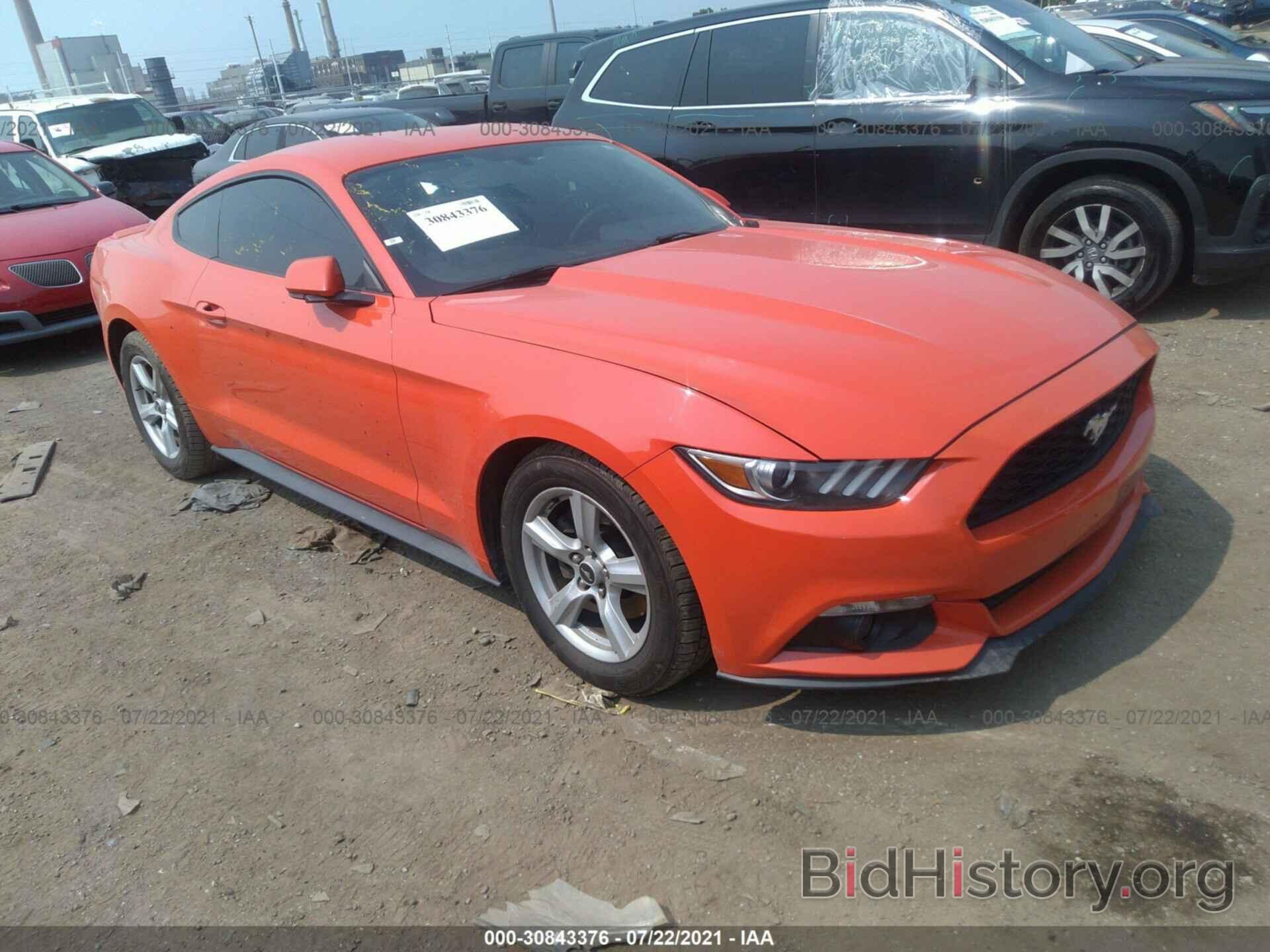 Photo 1FA6P8TH8F5303664 - FORD MUSTANG 2015