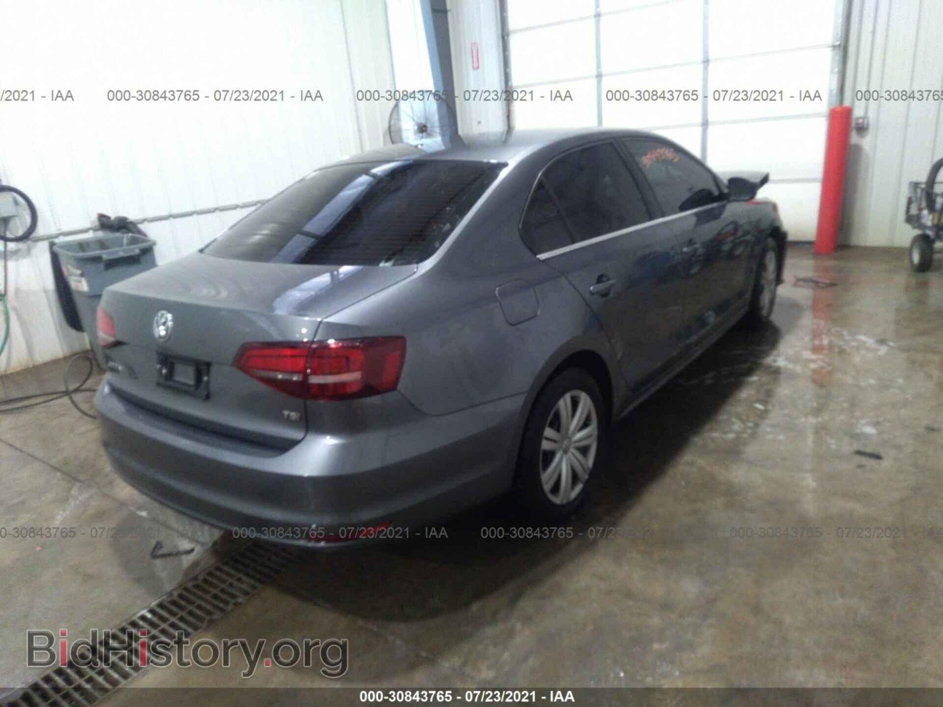 2017 VOLKSWAGEN JETTA - VIN: 3VW2B7AJ6HM310470 - Фото 4
