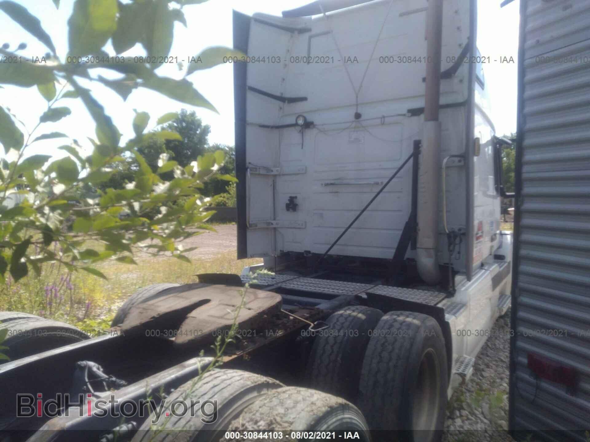 2013 VOLVO VN - VIN: 4V4NC9EH2DN566657 - Photo 4