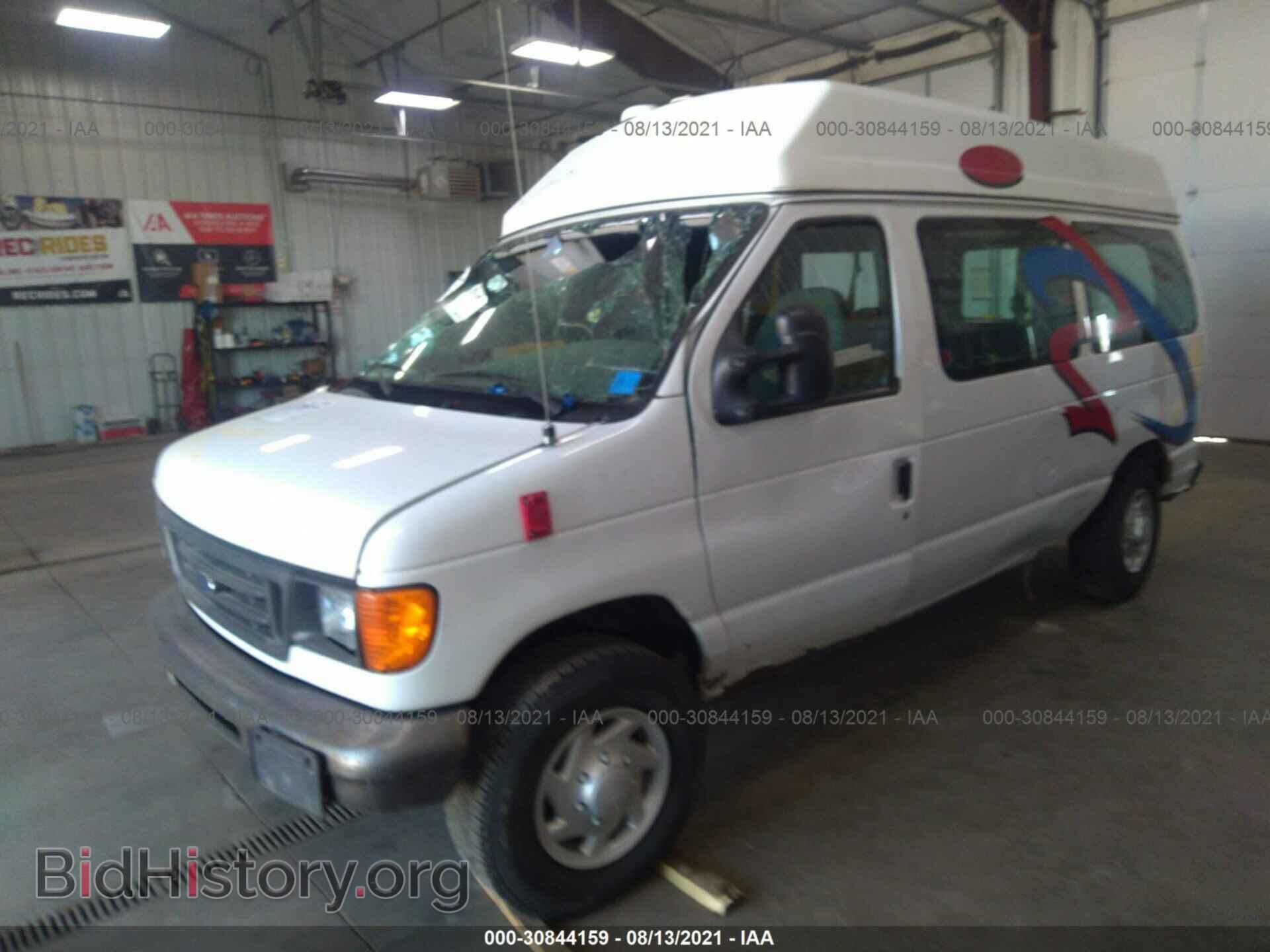 2007 FORD ECONOLINE CARGO VAN - VIN: 1FTNE24W97DA30876 - Фото 2