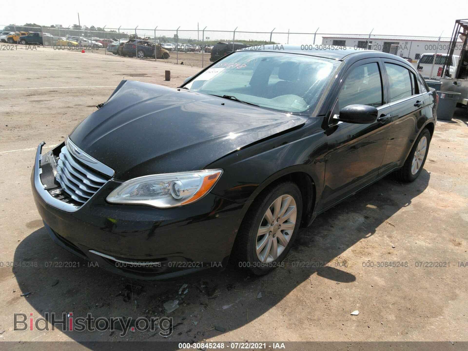 2013 CHRYSLER 200 - VIN: 1C3CCBBB3DN743604 - Фото 2