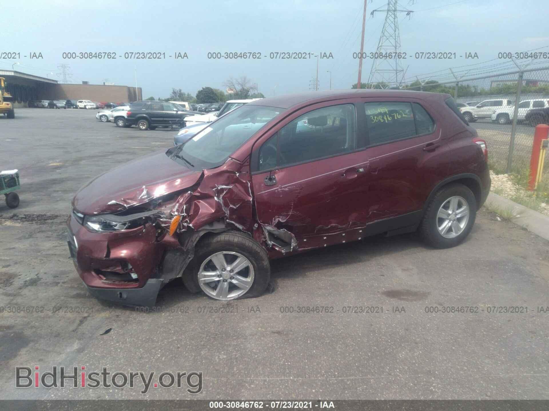 2017 CHEVROLET TRAX - VIN: 3GNCJNSB0HL184030 - Фото 2