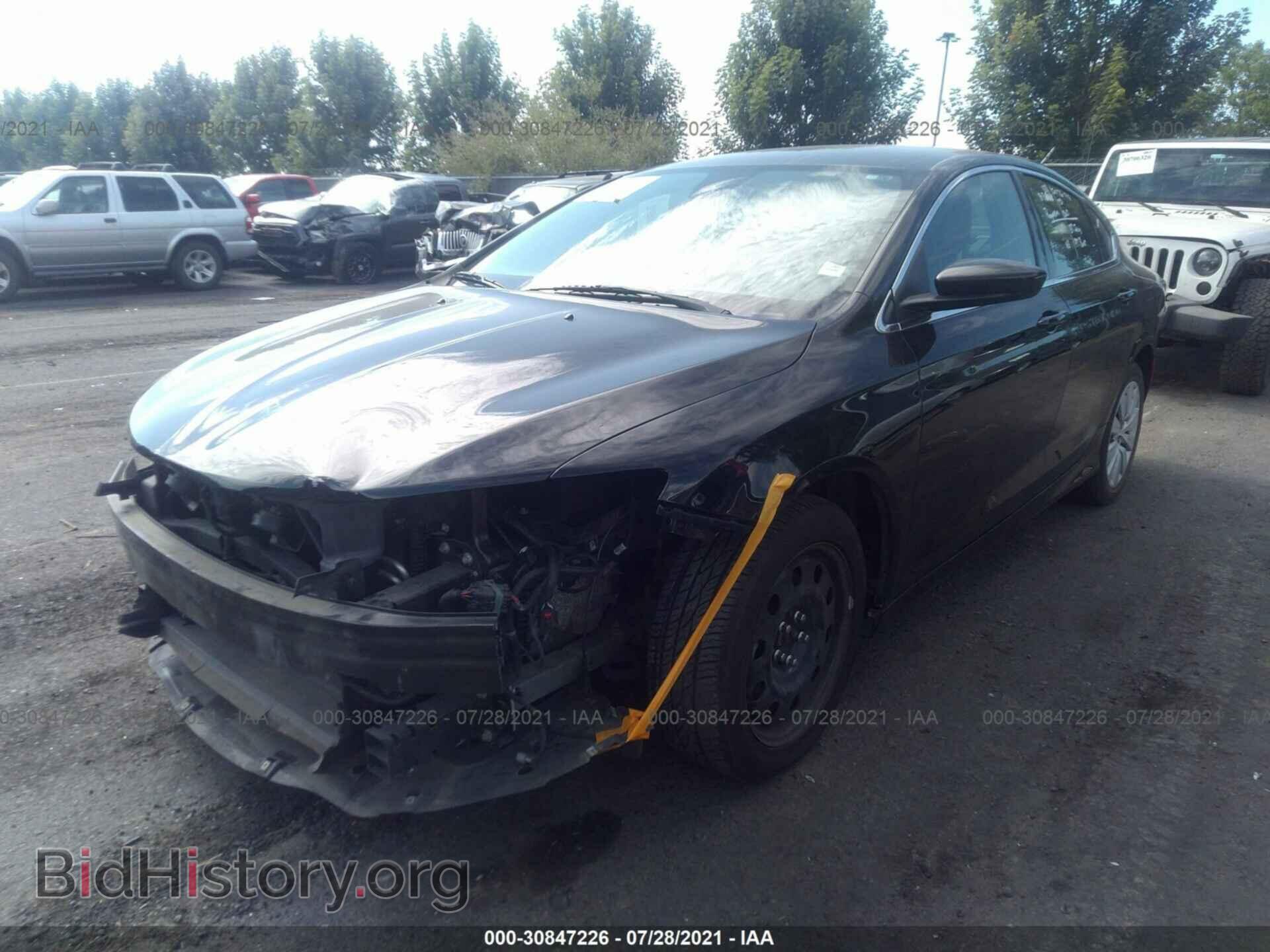 2015 CHRYSLER 200 - VIN: 1C3CCCFB2FN564635 - Фото 2