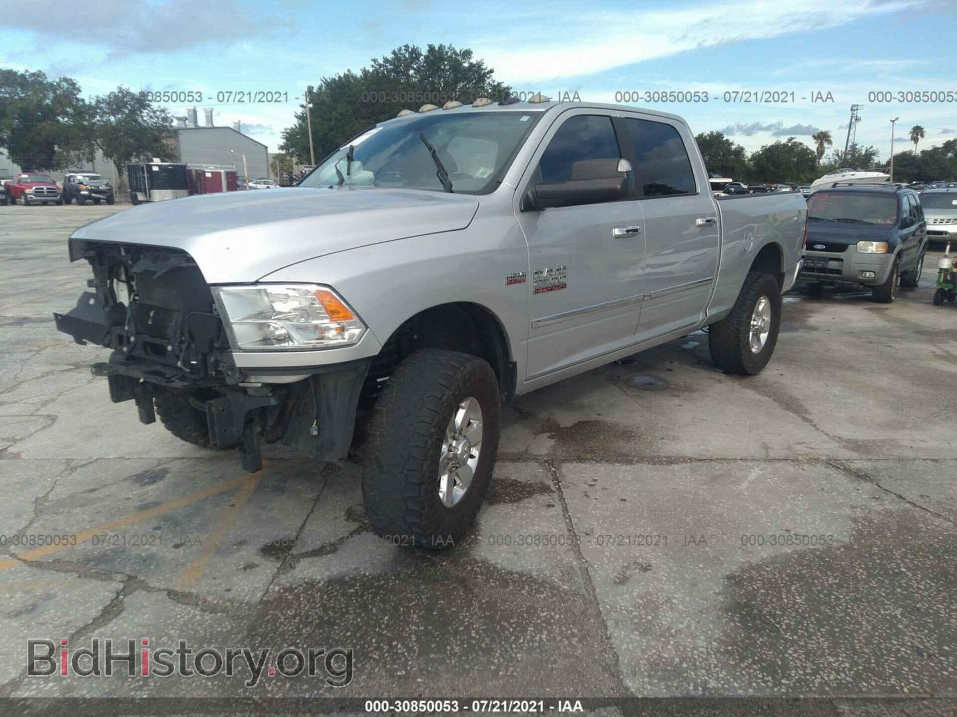 2015 RAM 2500 - VIN: 3C6UR5DJ5FG670209 - Photo 2
