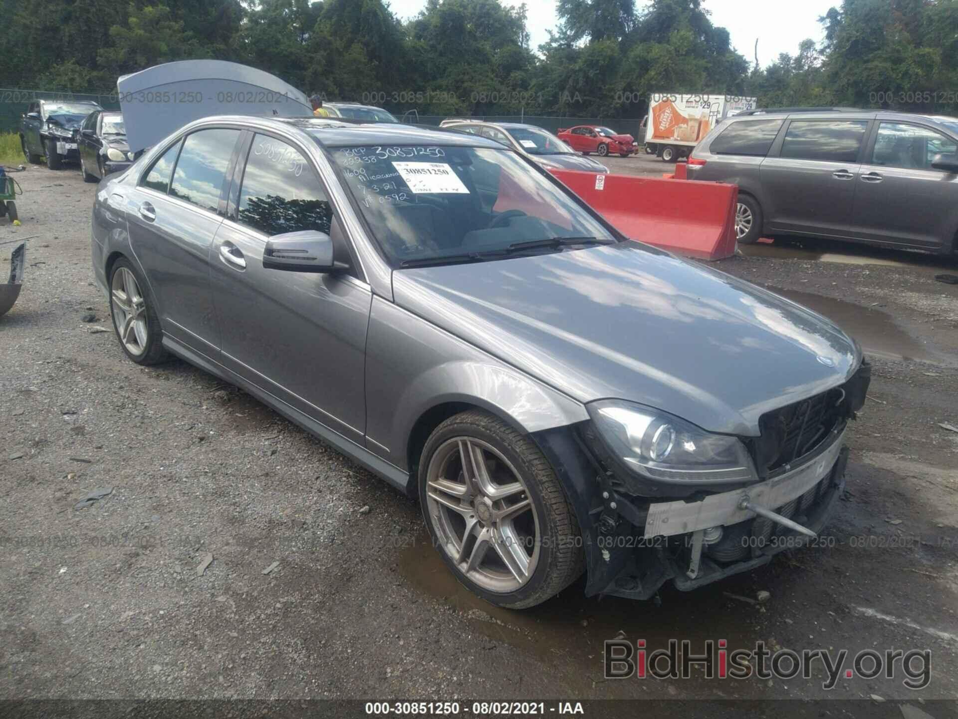 Photo WDDGF4HB3DA780592 - MERCEDES-BENZ C-CLASS 2013