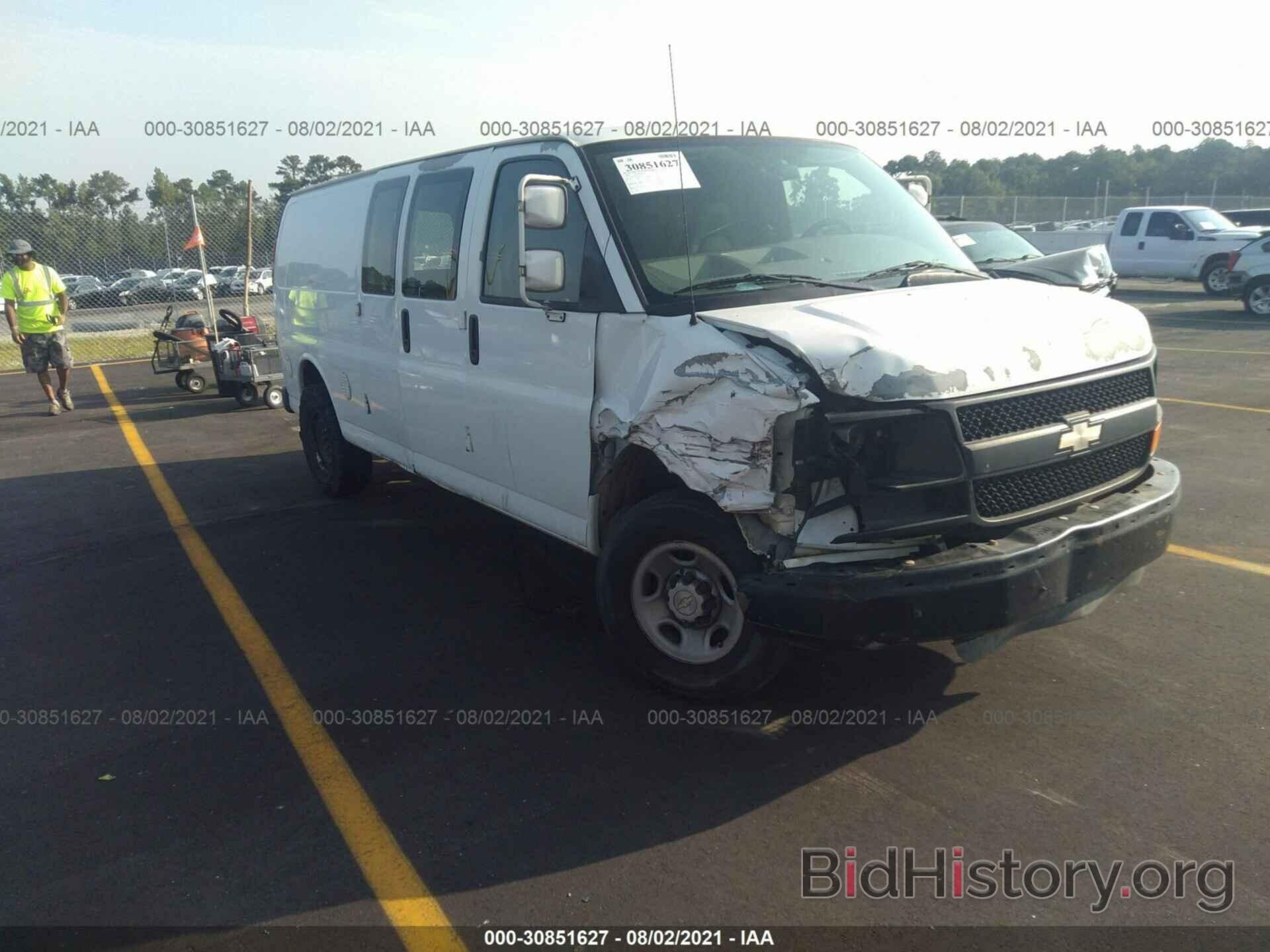 Photo 1GBHG39C981183227 - CHEVROLET EXPRESS COMMERCIAL 2008
