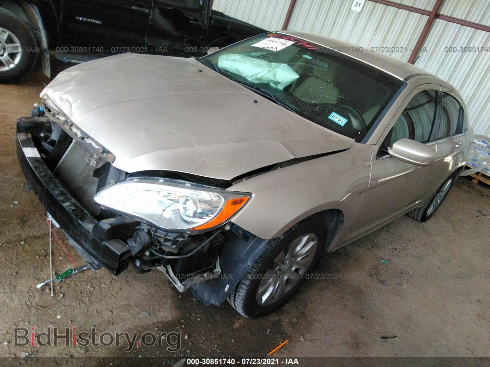 2014 CHRYSLER 200 - VIN: 1C3CCBAB9EN207369 - Фото 2