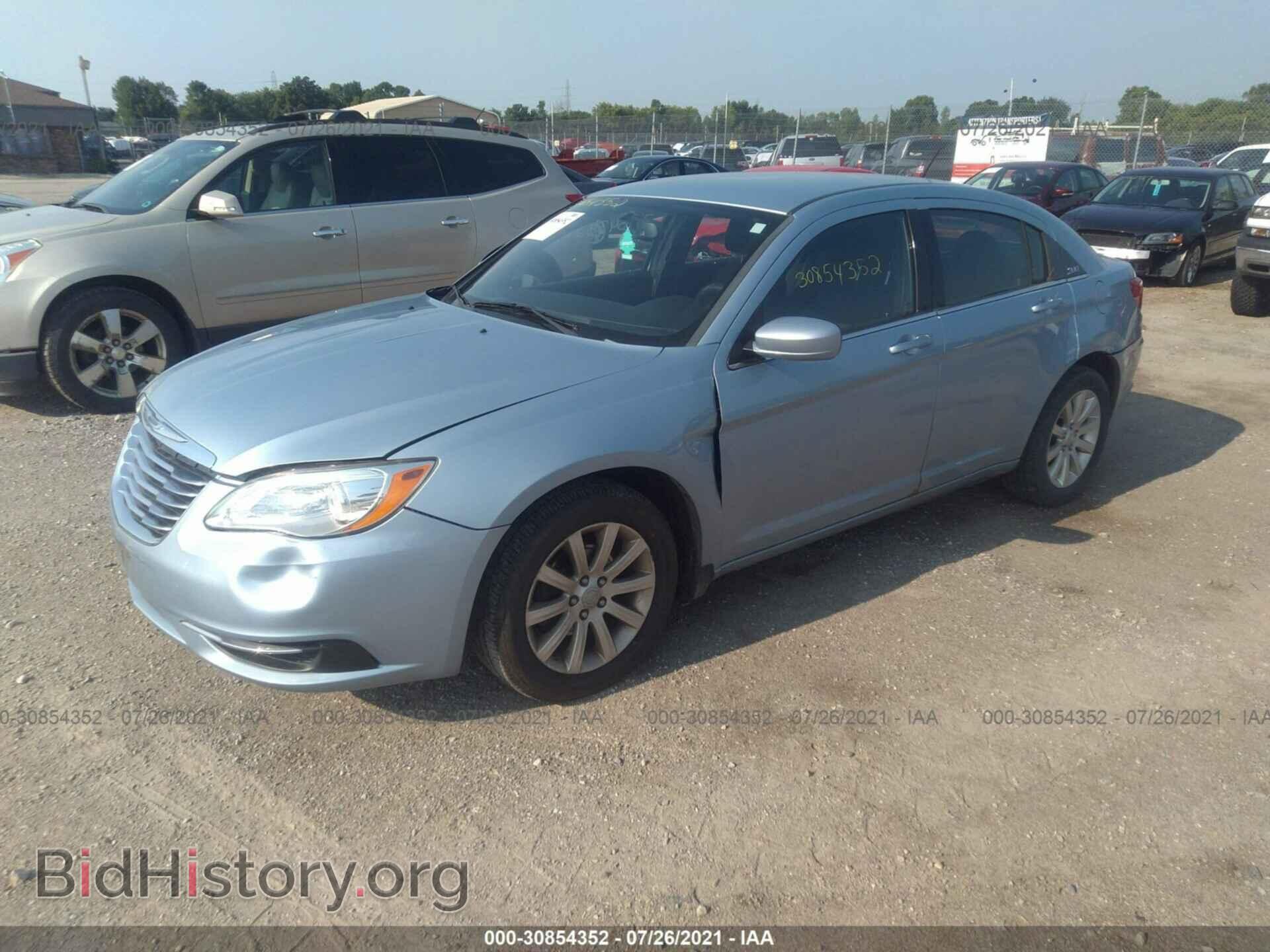 2013 CHRYSLER 200 - VIN: 1C3CCBBB7DN558245 - Photo 2