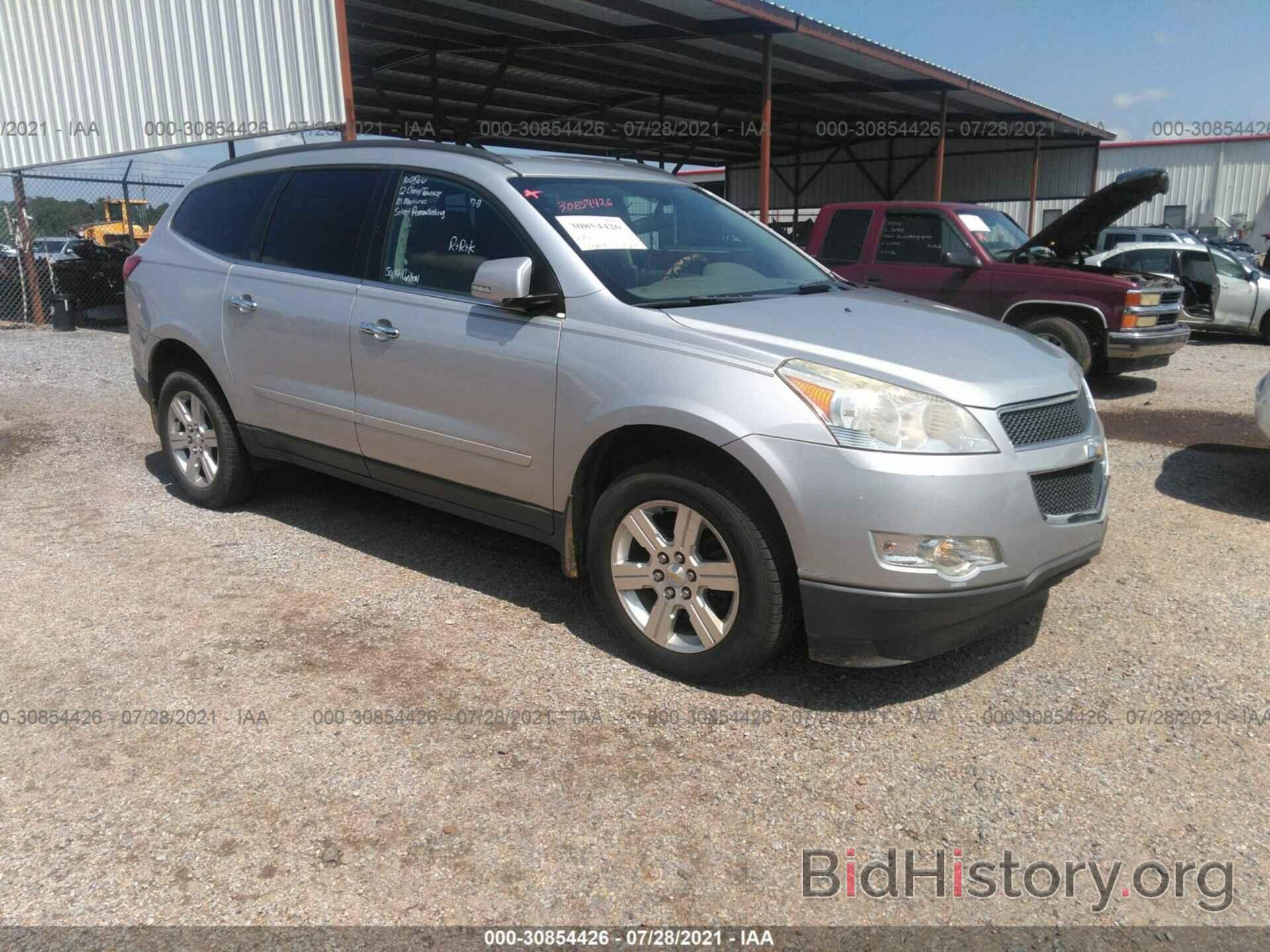 Photo 1GNKRGED1CJ162566 - CHEVROLET TRAVERSE 2012