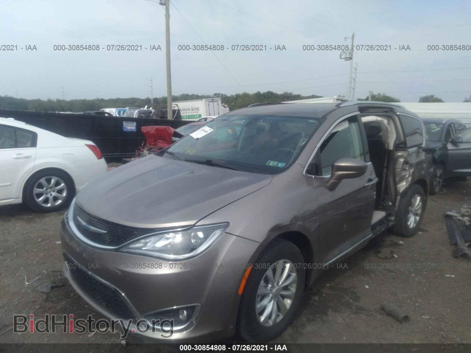 2018 CHRYSLER PACIFICA - VIN: 2C4RC1EG2JR257971 - Фото 2