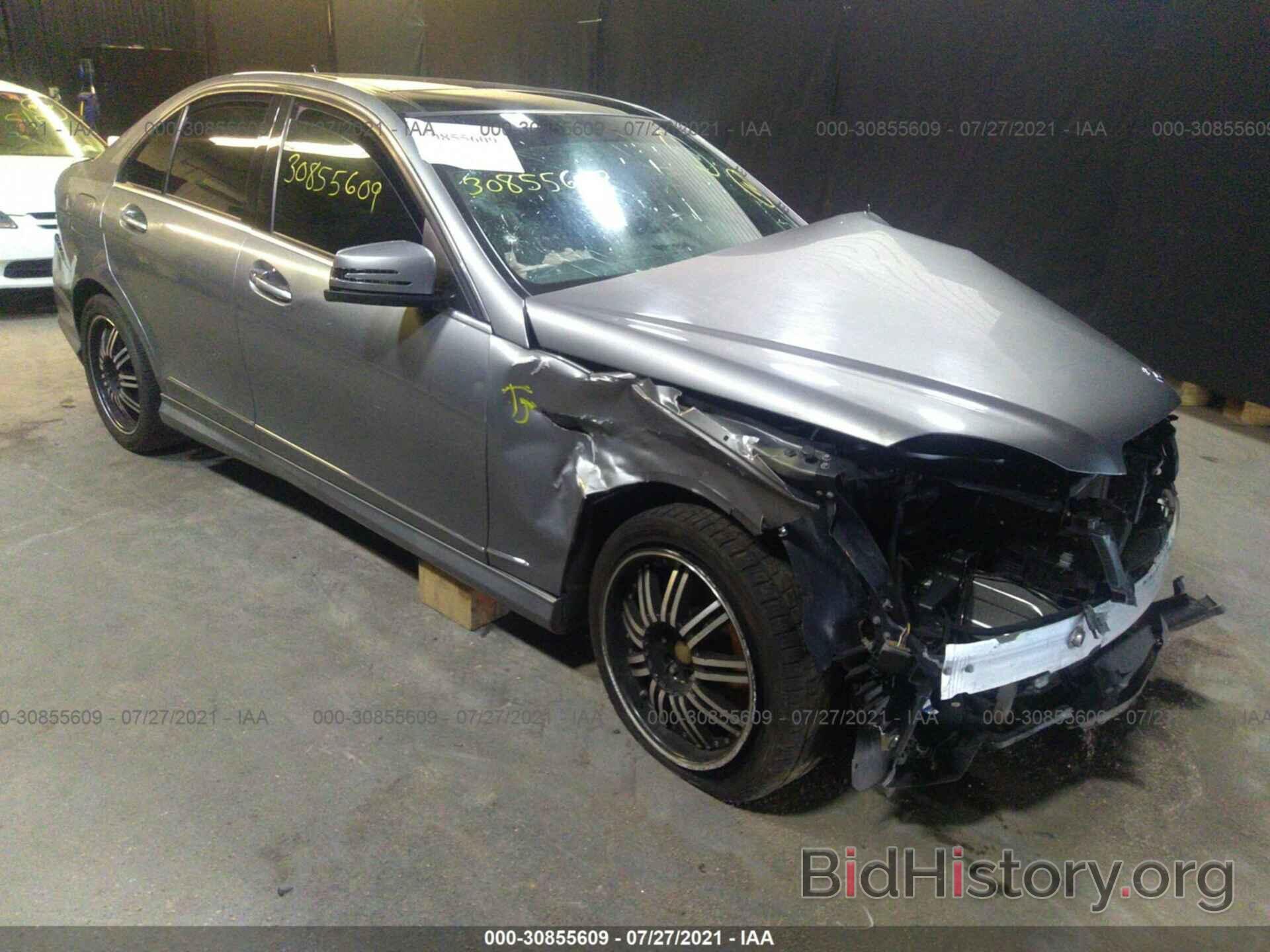 Photo WDDGF8AB2DG023133 - MERCEDES-BENZ C-CLASS 2013