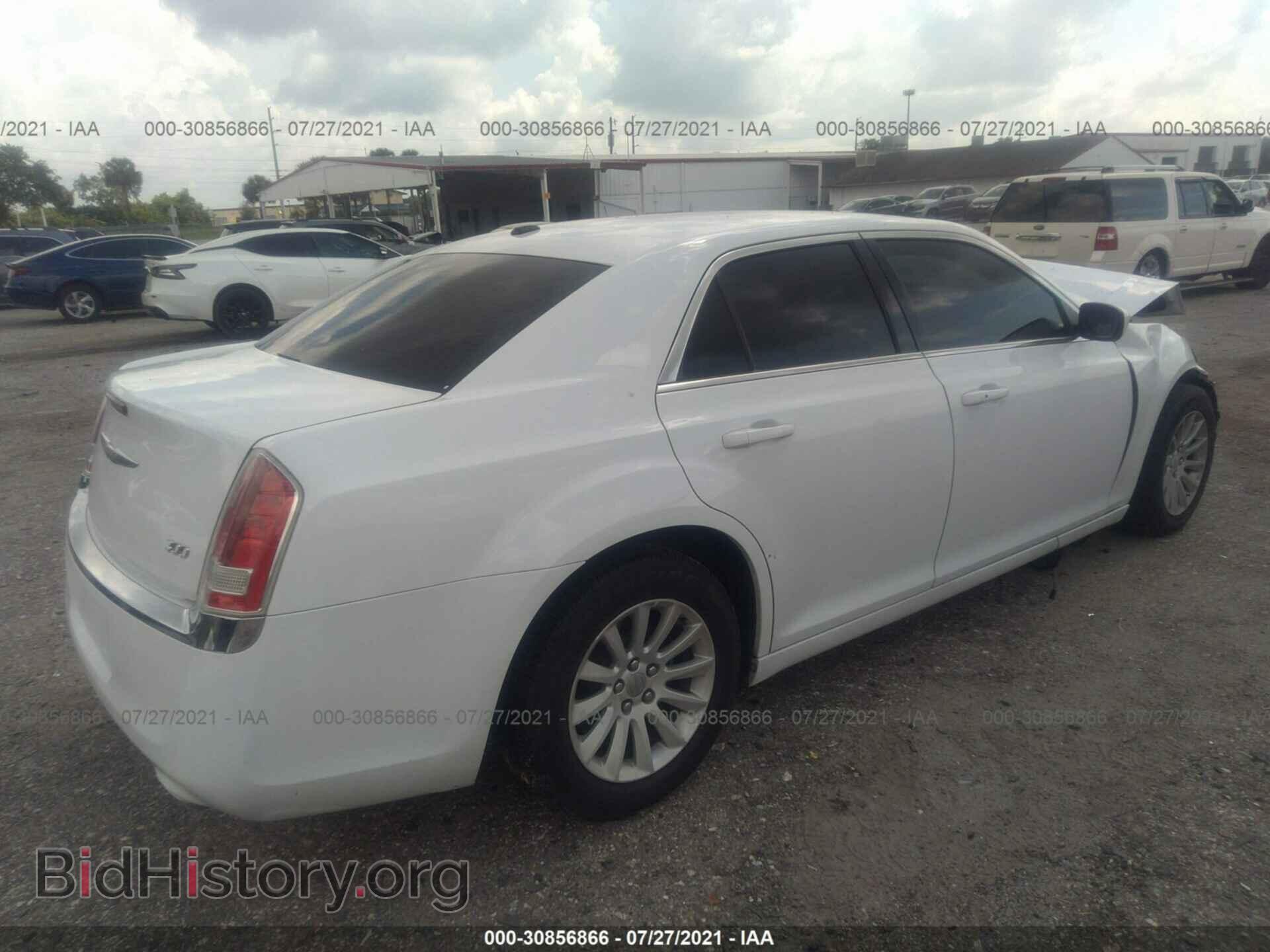 2014 CHRYSLER 300 - VIN: 2C3CCAAG3EH379928 - Фото 4
