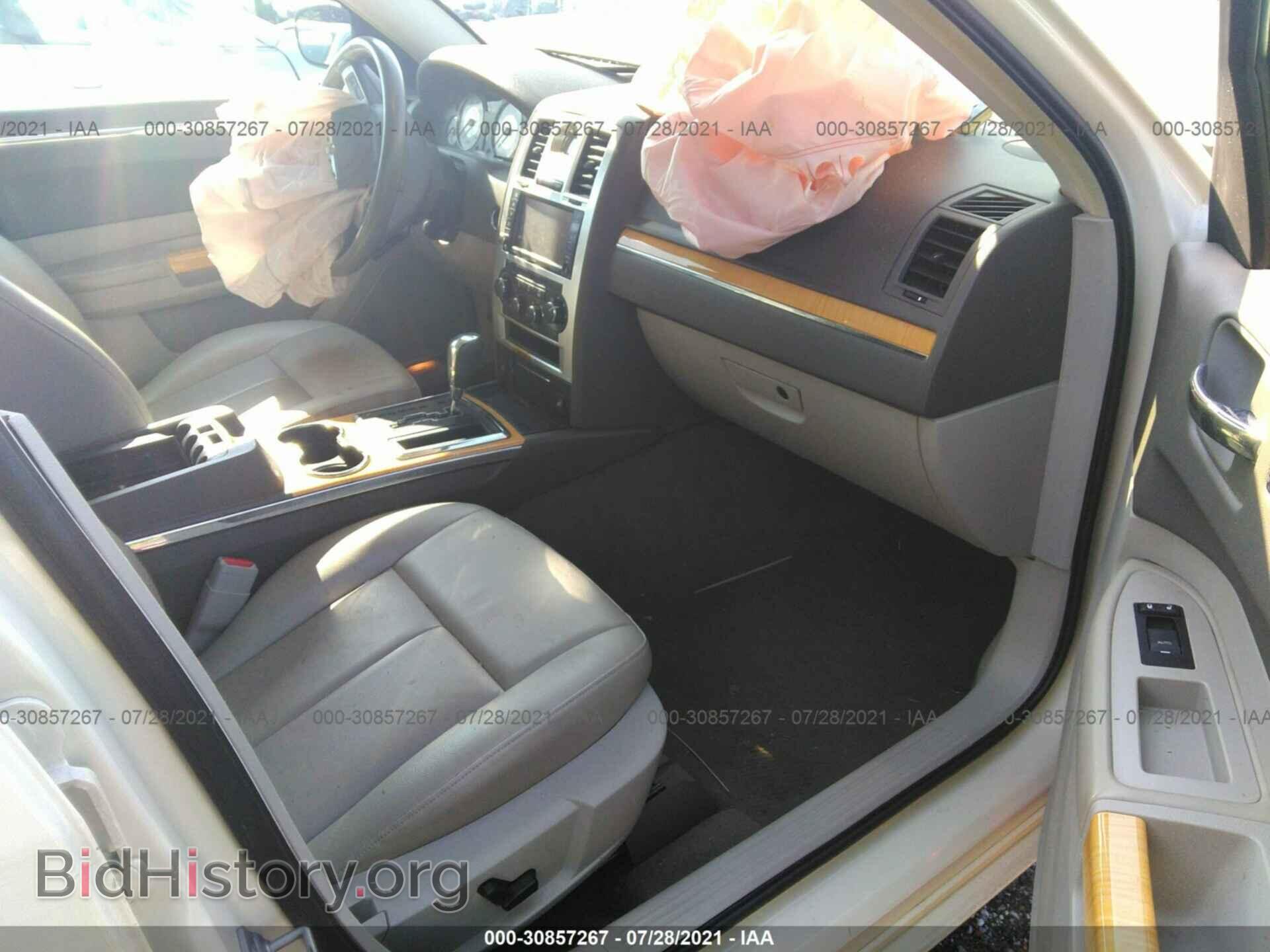 2008 CHRYSLER 300 - VIN: 2C3KA33G28H273940 - Фото 5