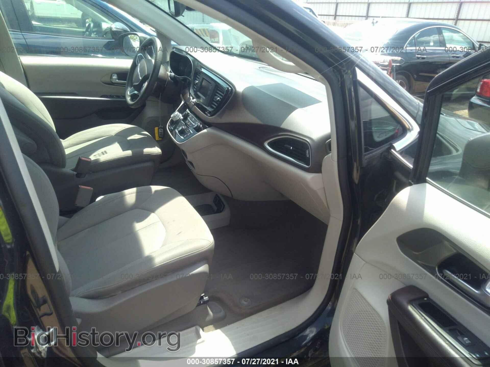 2017 CHRYSLER PACIFICA - VIN: 2C4RC1DG1HR798022 - Photo 5