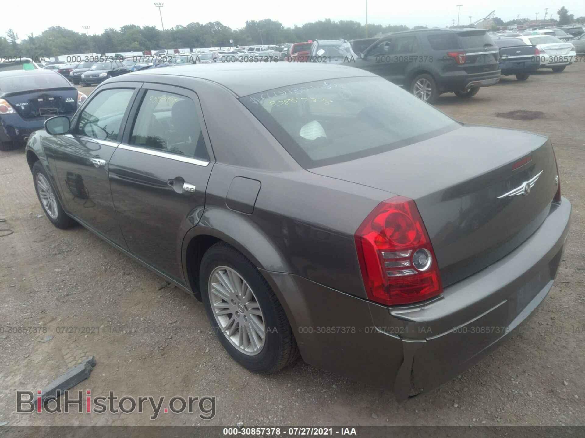 2010 CHRYSLER 300 - VIN: 2C3CA4CD2AH163072 - Photo 3