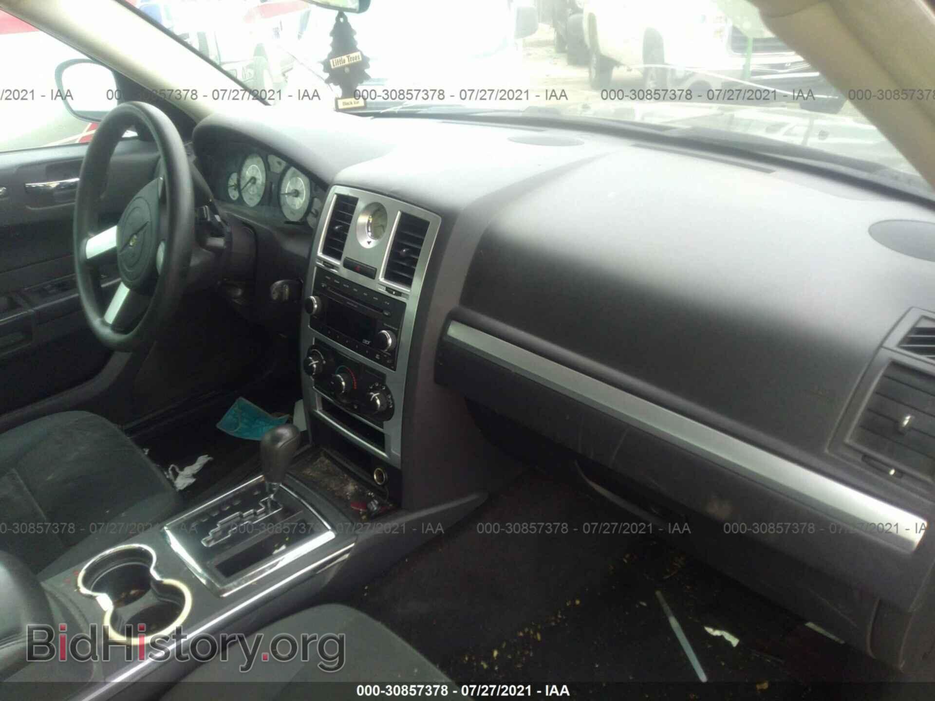 2010 CHRYSLER 300 - VIN: 2C3CA4CD2AH163072 - Photo 5
