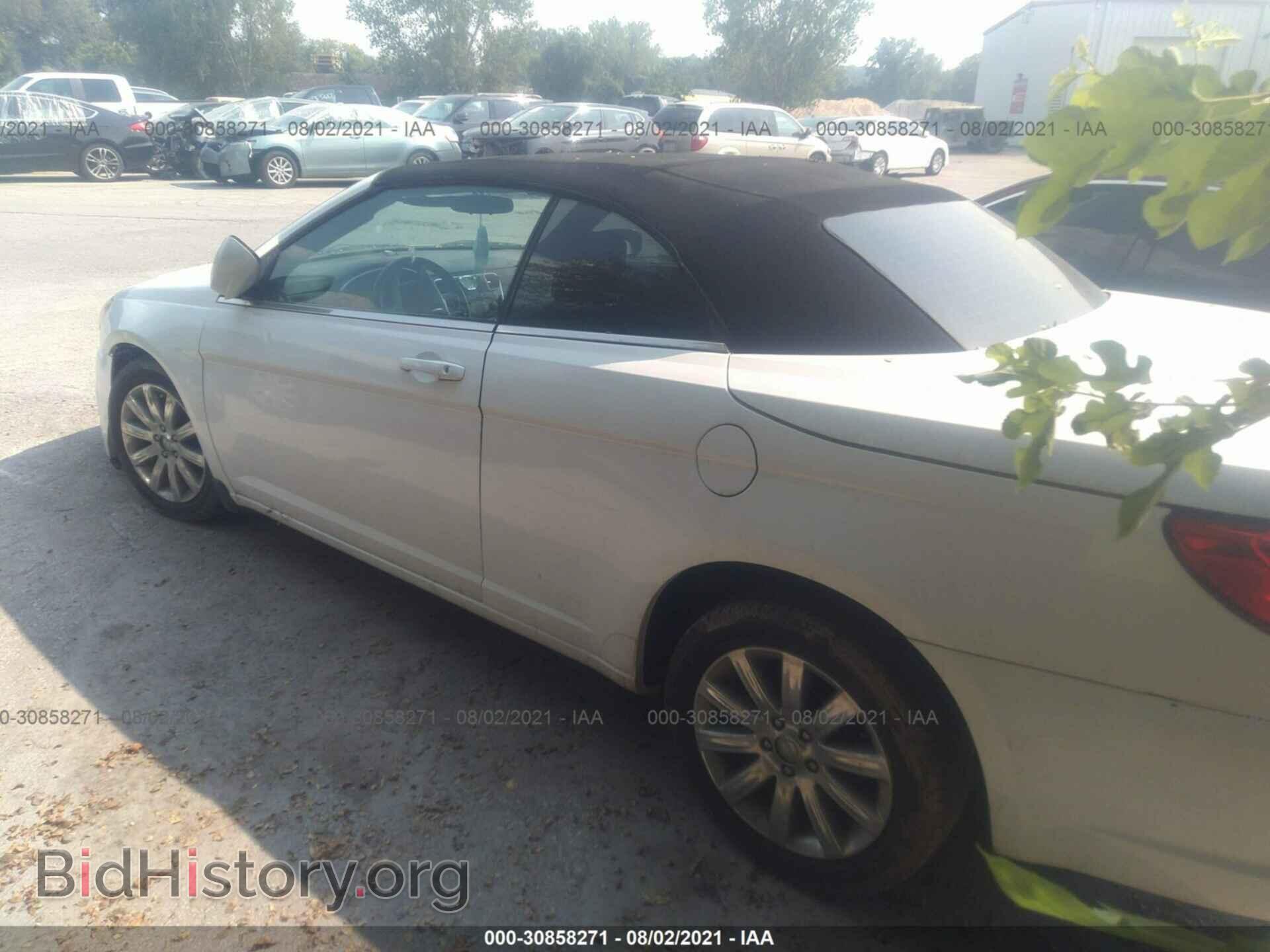 2012 CHRYSLER 200 - VIN: 1C3BCBEB3CN155661 - Фото 3