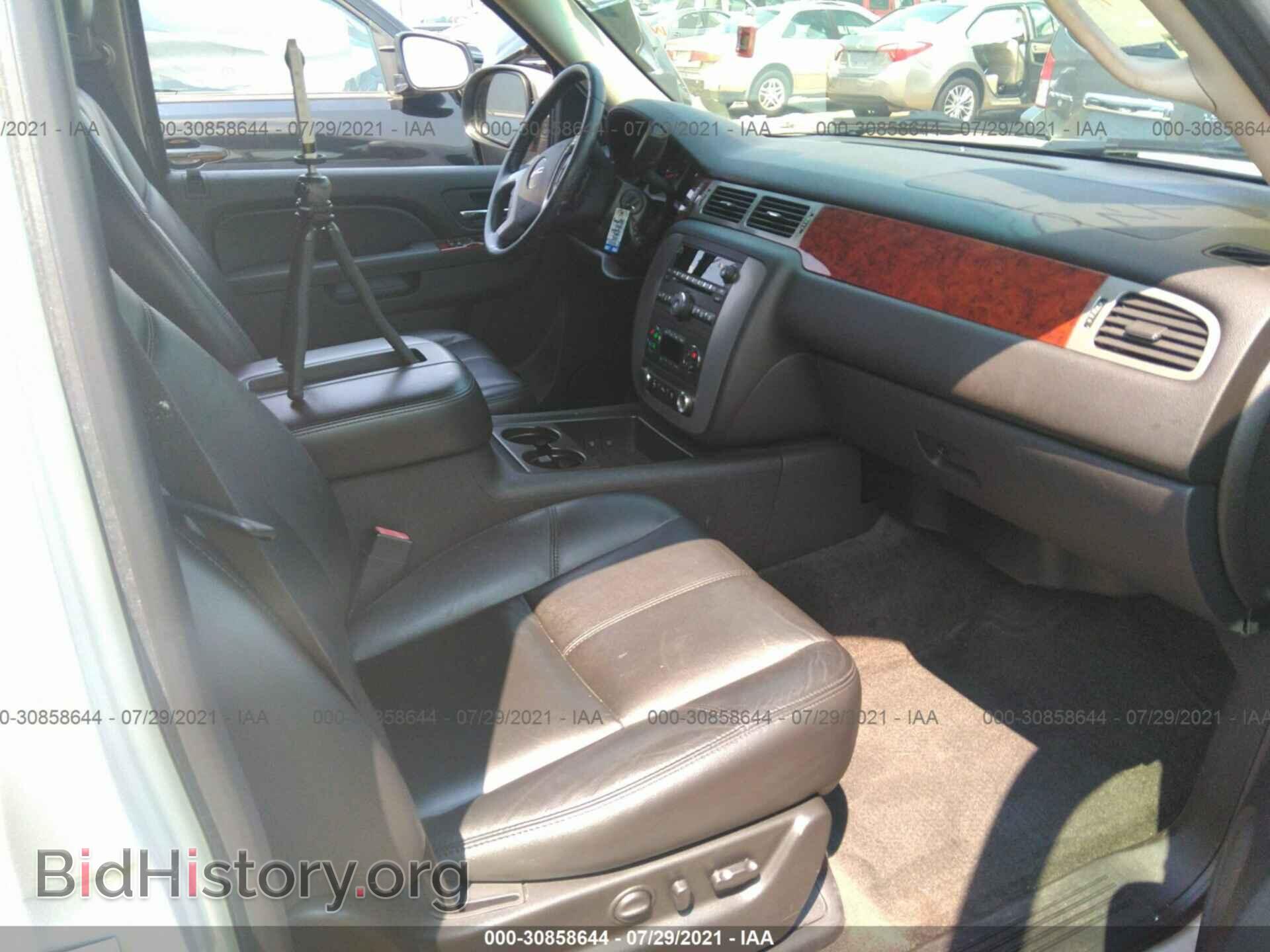 2011 GMC YUKON - VIN: 1GKS2CE08BR327682 - Фото 5