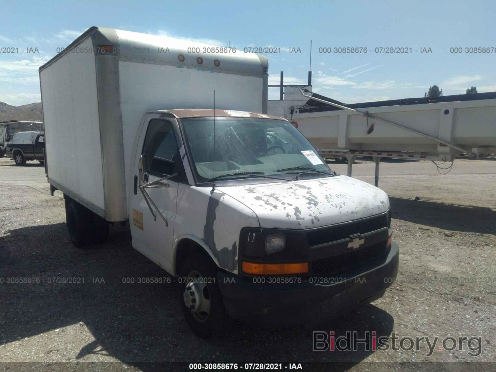 Photo 1GBHG31UX61196859 - CHEVROLET EXPRESS COMMERCIAL 2006