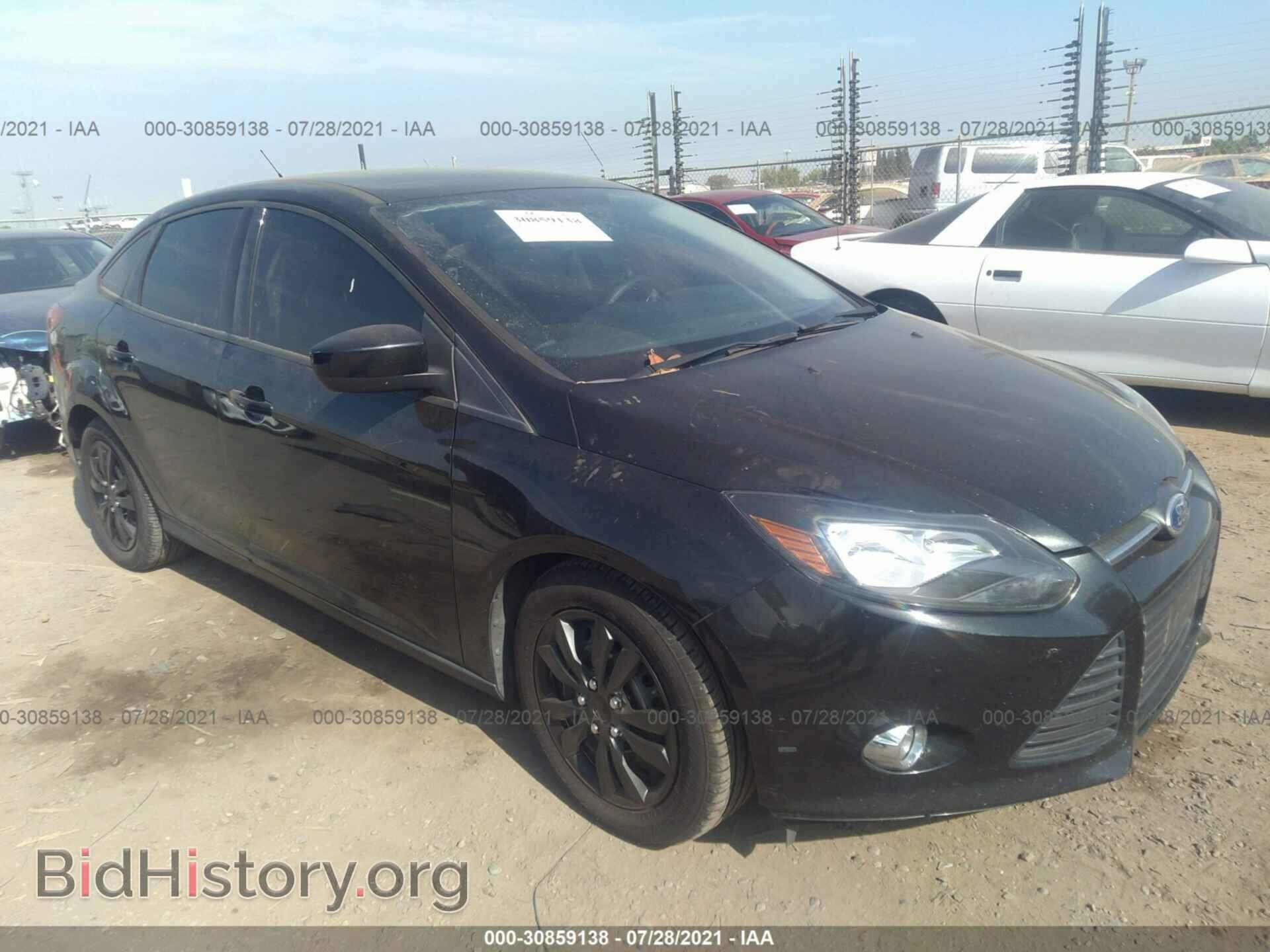 Photo 1FAHP3F23CL343998 - FORD FOCUS 2012