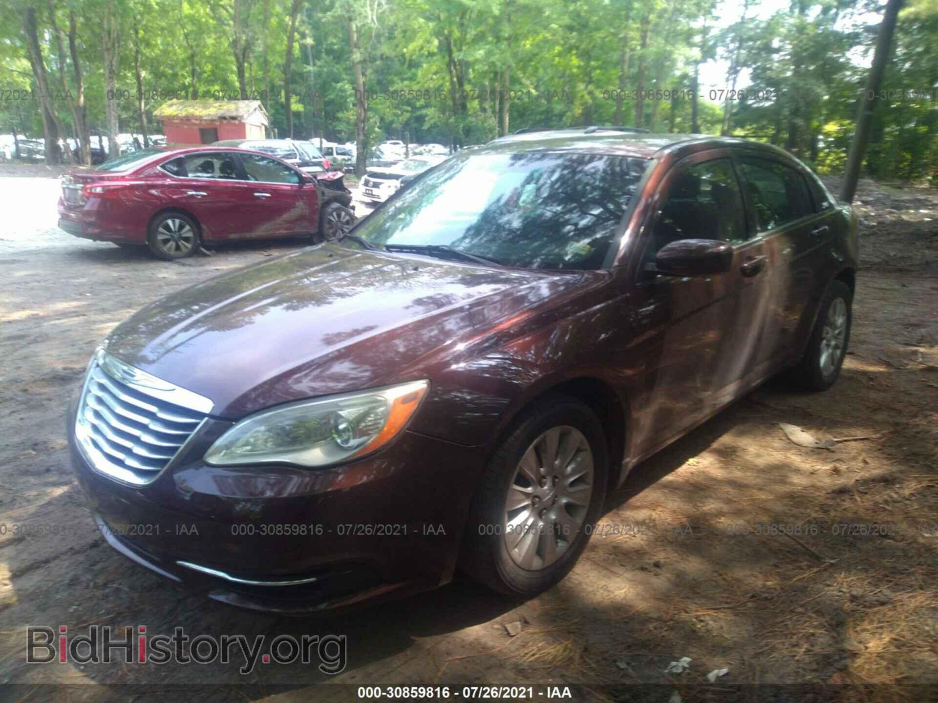 2013 CHRYSLER 200 - VIN: 1C3CCBAB0DN735879 - Photo 2