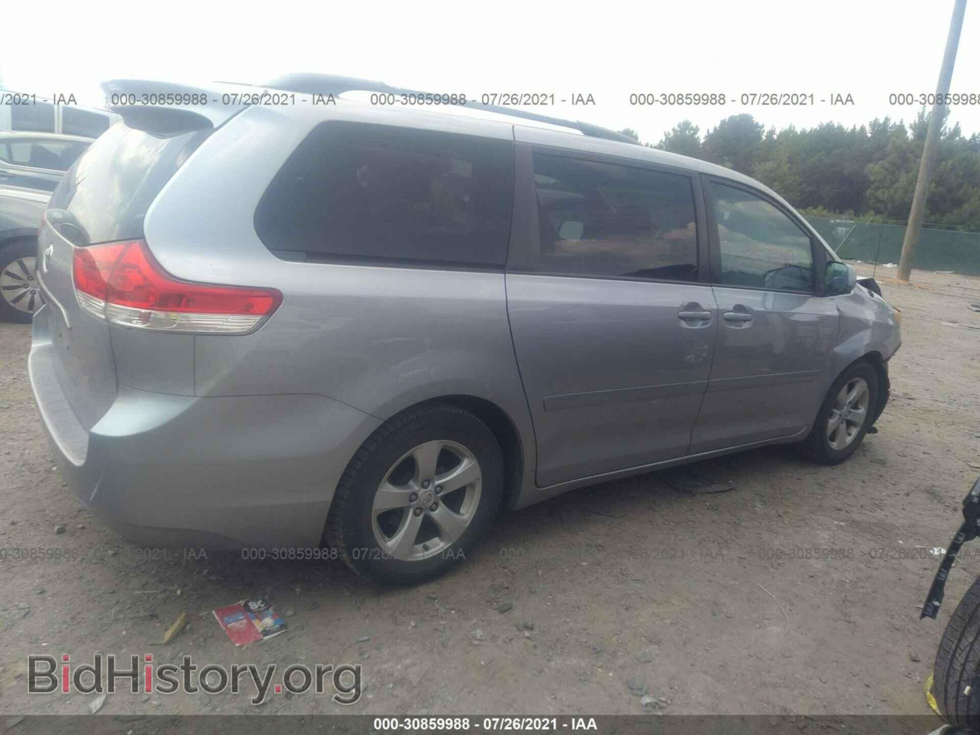 2011 TOYOTA SIENNA - VIN: 5TDKK3DC1BS039012 - Фото 4