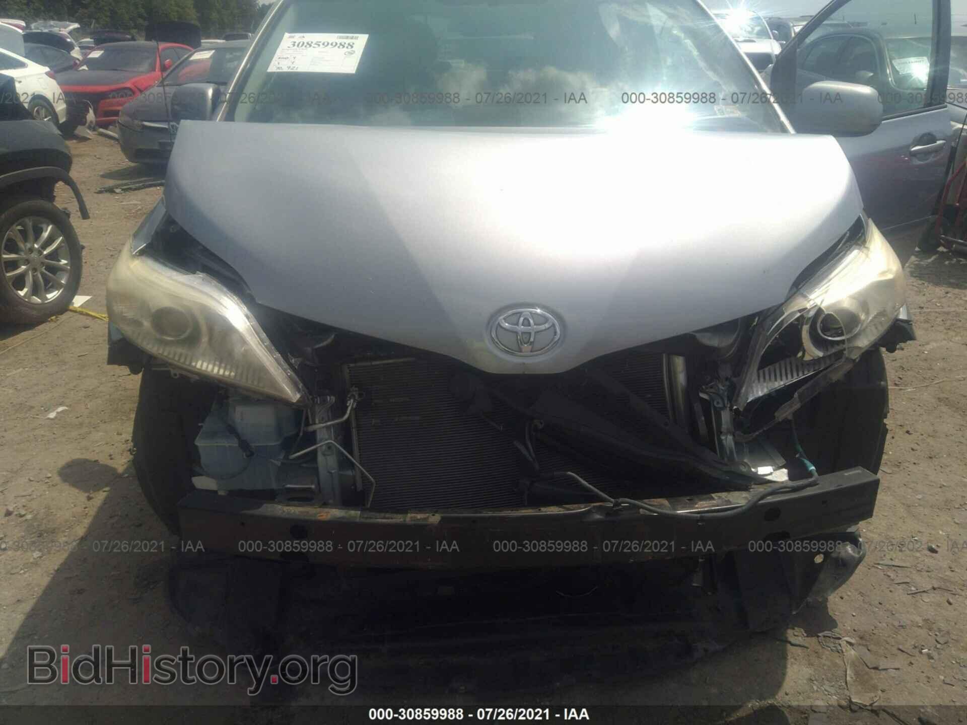 2011 TOYOTA SIENNA - VIN: 5TDKK3DC1BS039012 - Фото 6