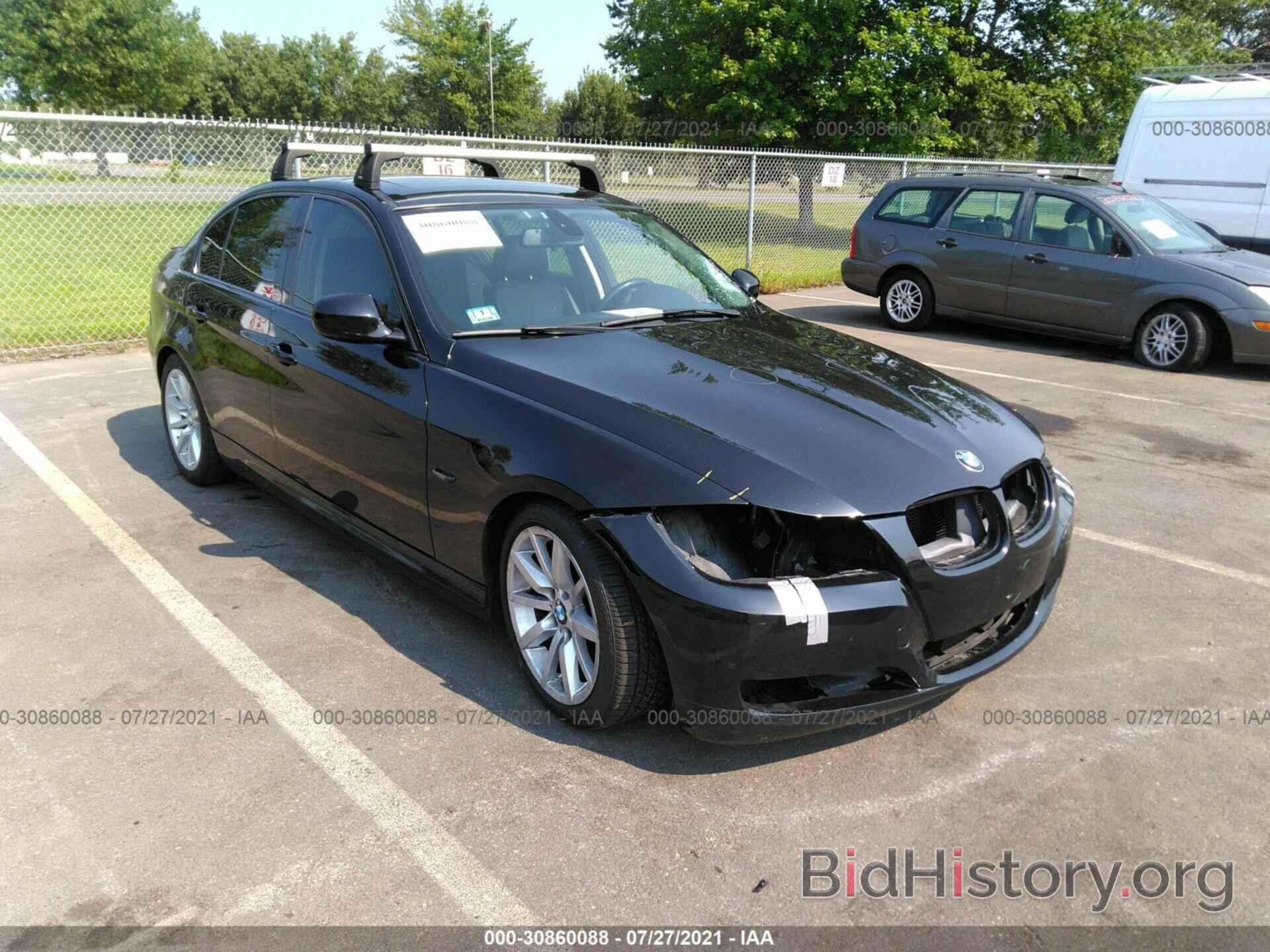 Photo WBAPH7G54ANL85775 - BMW 3 SERIES 2010