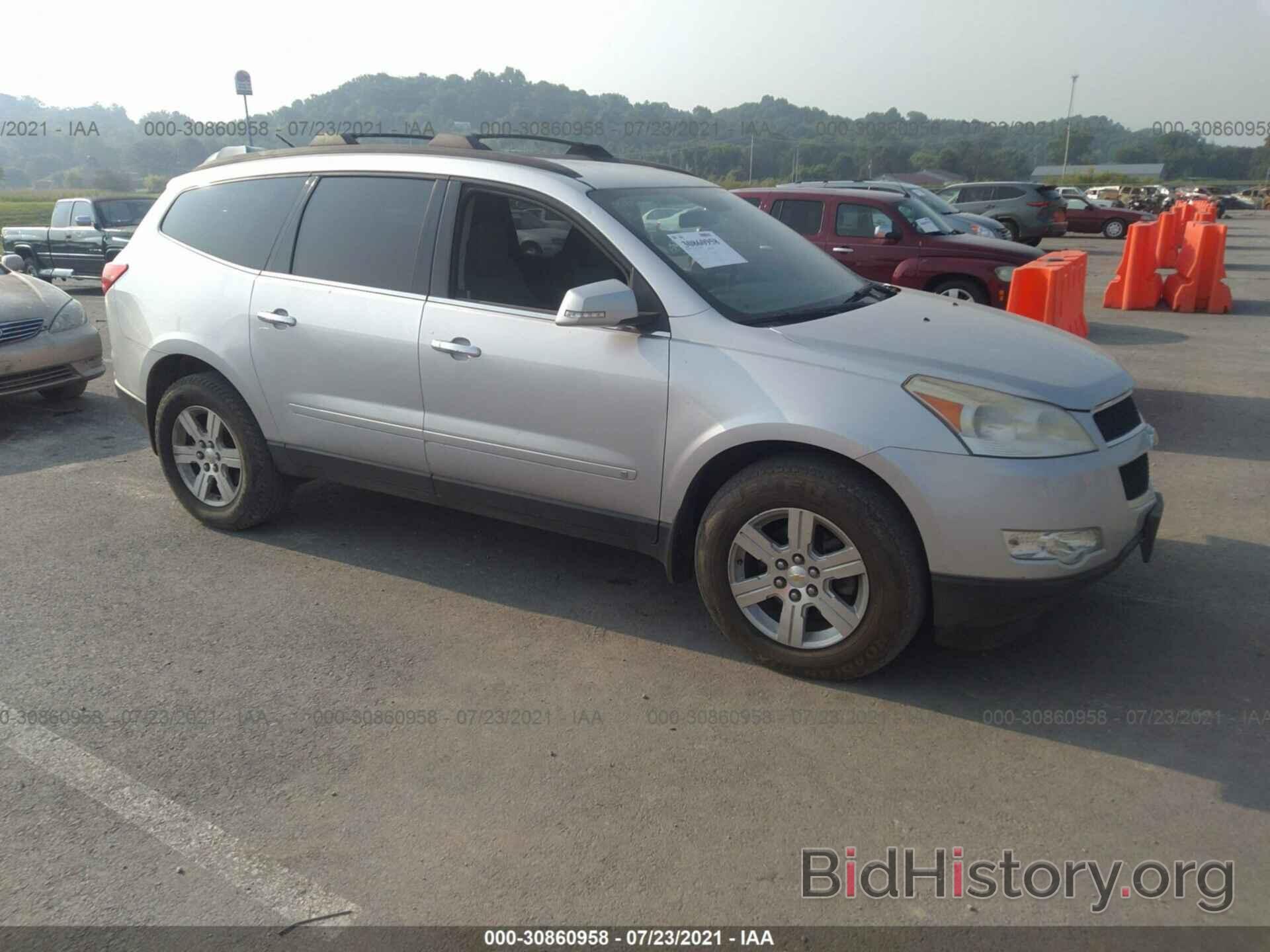 Photo 1GNLVFED9AS118753 - CHEVROLET TRAVERSE 2010