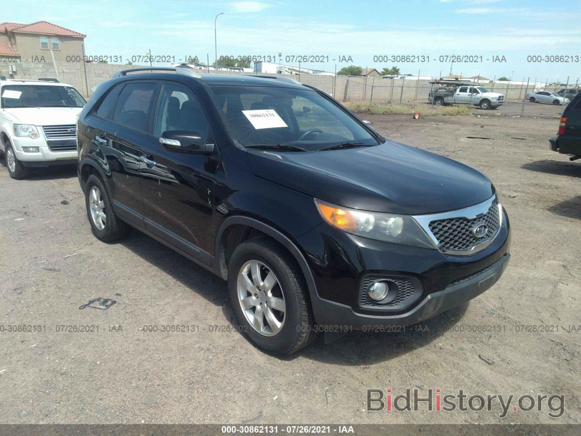 Photo 5XYKT4A15BG133784 - KIA SORENTO 2011