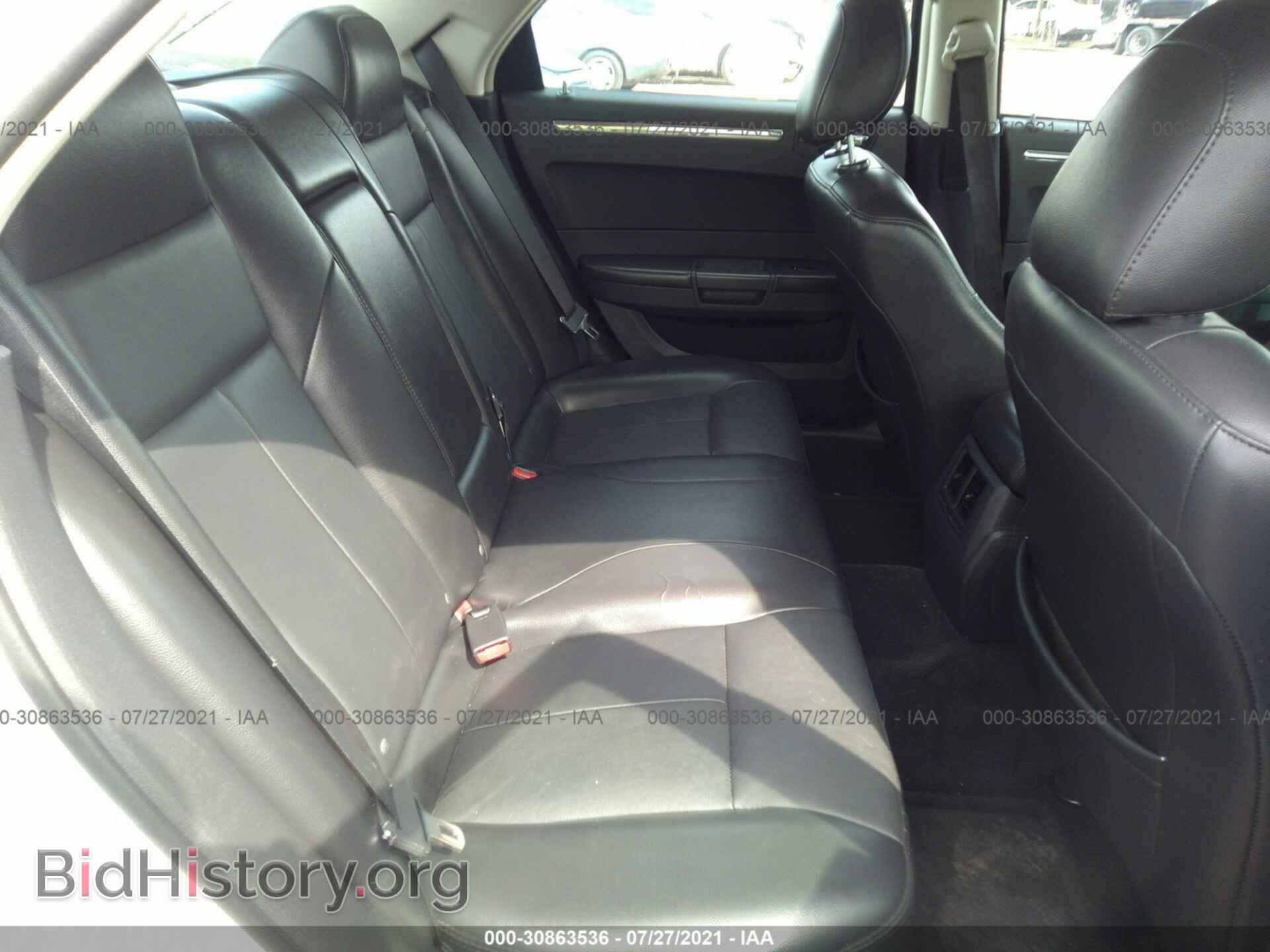 2010 CHRYSLER 300 - VIN: 2C3CA5CV1AH192917 - Фото 8