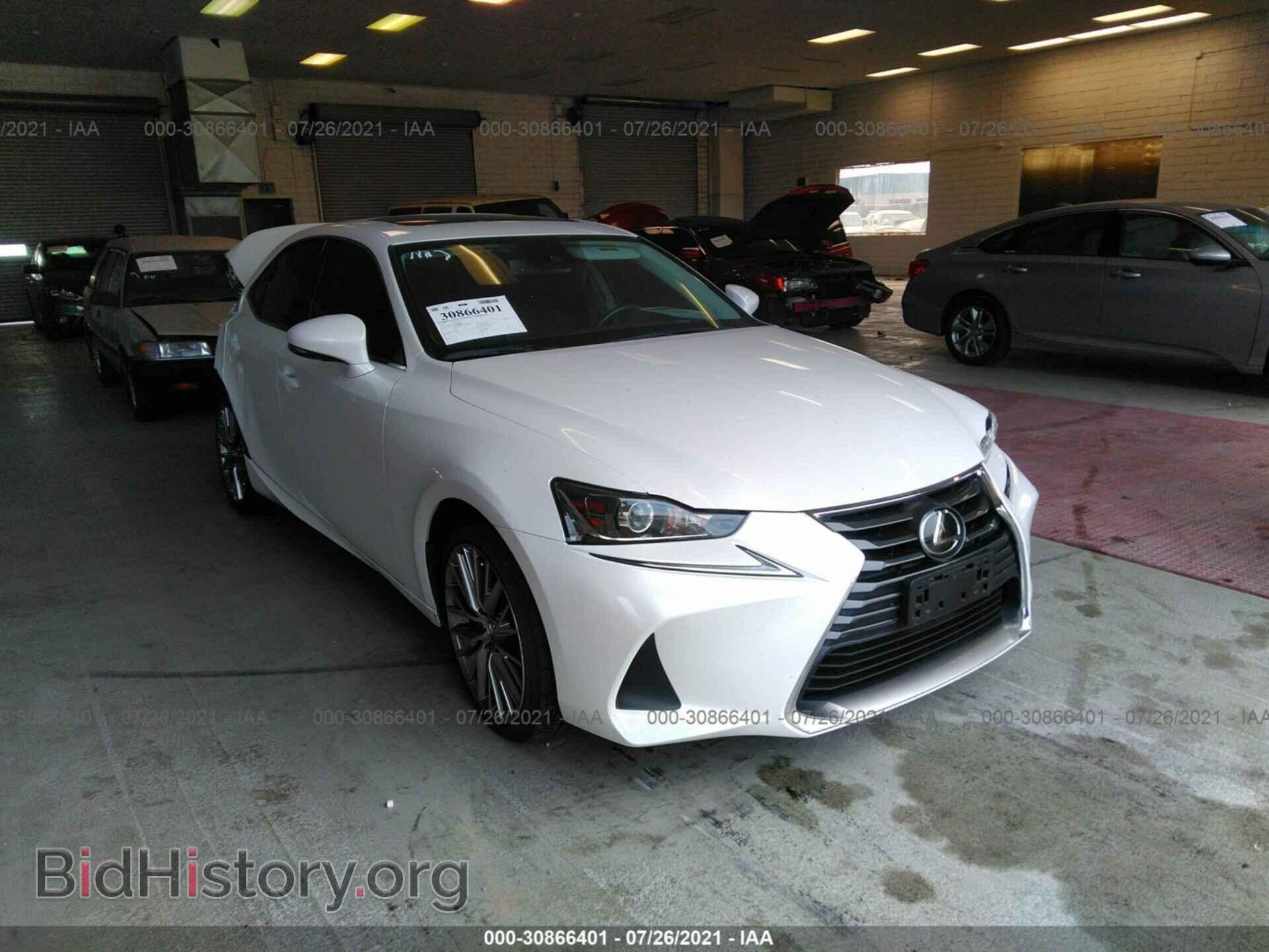 Фотография JTHBA1D22H5061631 - LEXUS IS 2017