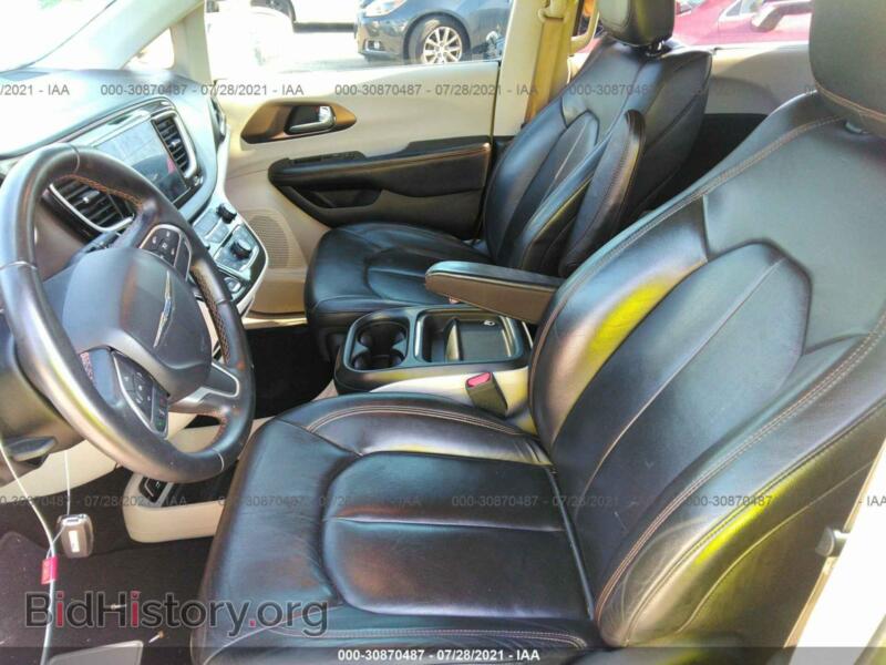 2017 Chrysler PACIFICA (VIN 2C4RC1BG5HR542419) — photo 5 of 11