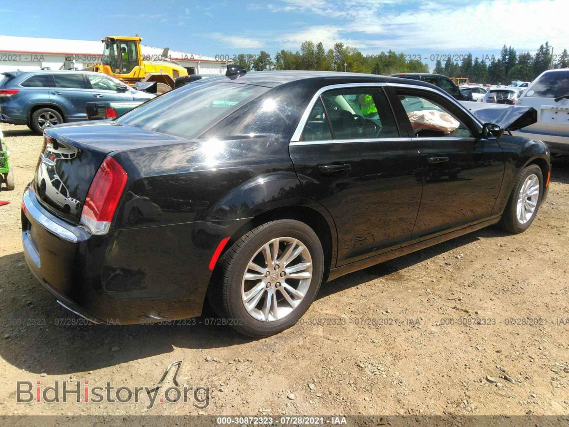2017 CHRYSLER 300 - VIN: 2C3CCAAG6HH552975 - Фото 4