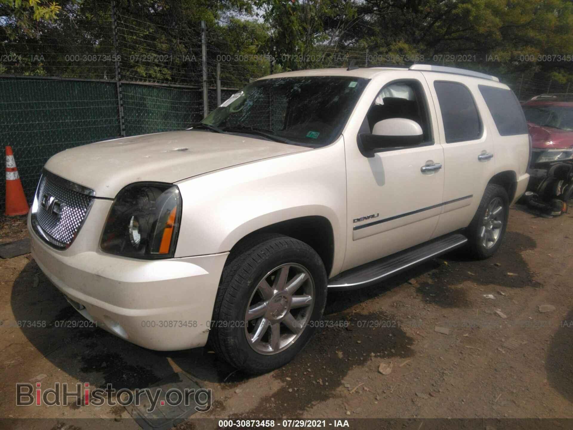 2010 GMC YUKON - VIN: 1GKUKEEF5AR248607 - Photo 2