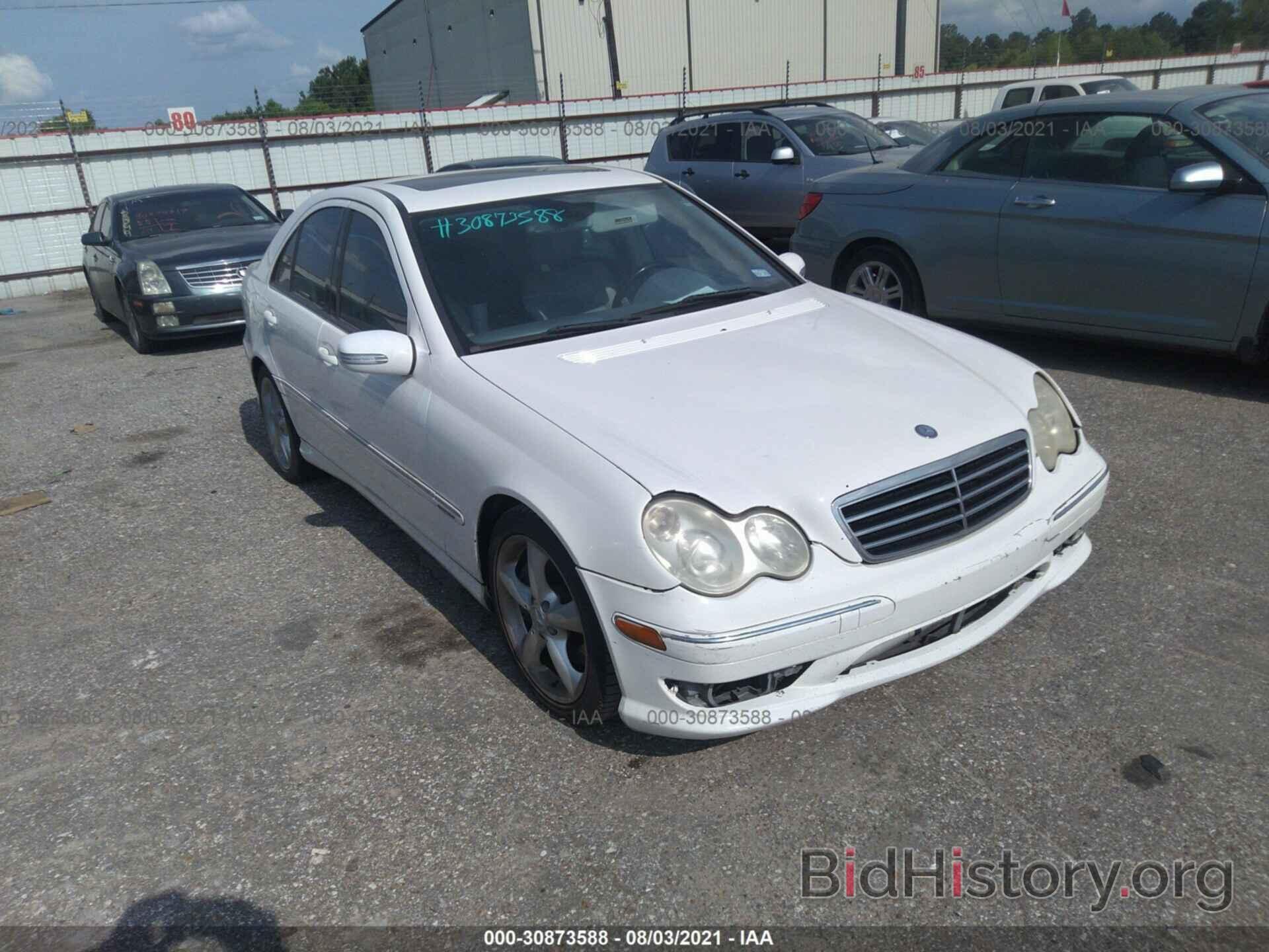 Photo WDBRF52H56A853694 - MERCEDES-BENZ C-CLASS 2006