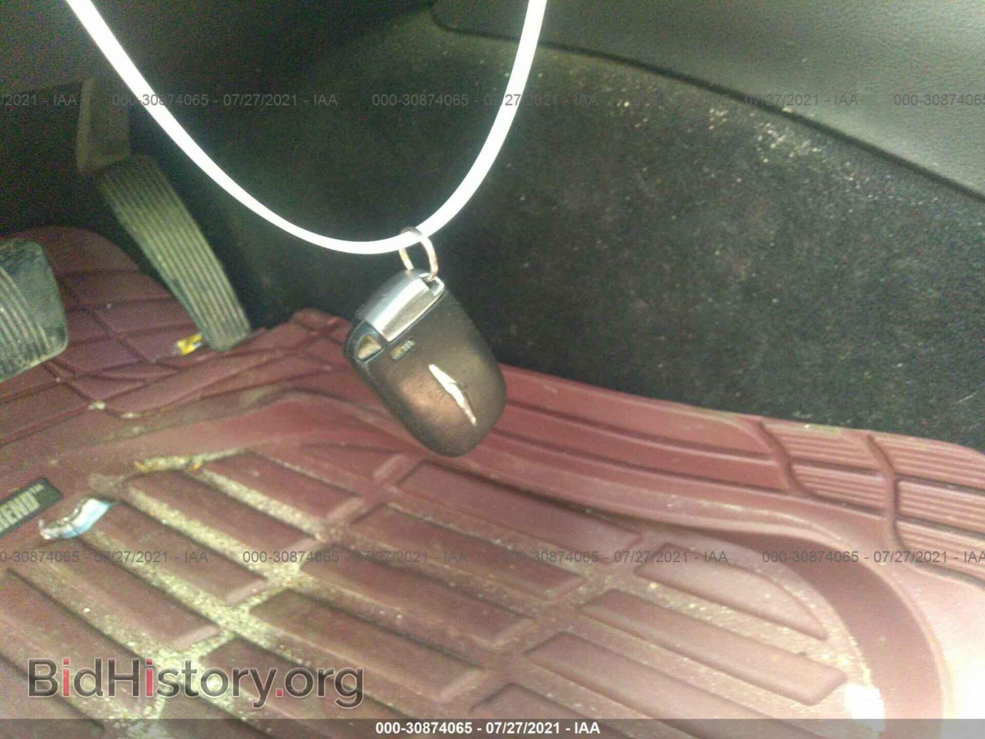 2016 CHRYSLER 300 - VIN: 2C3CCAAG1GH220134 - Фото 11