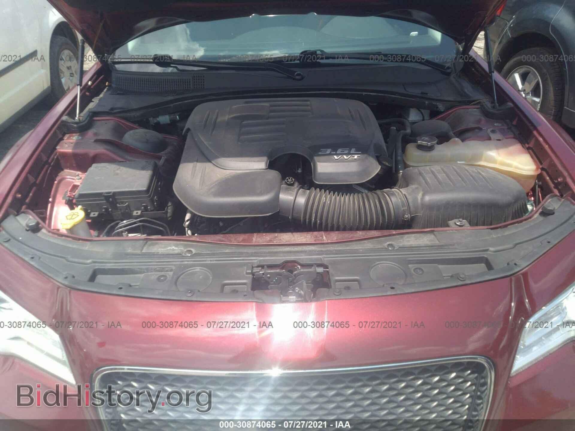 2016 CHRYSLER 300 - VIN: 2C3CCAAG1GH220134 - Фото 10